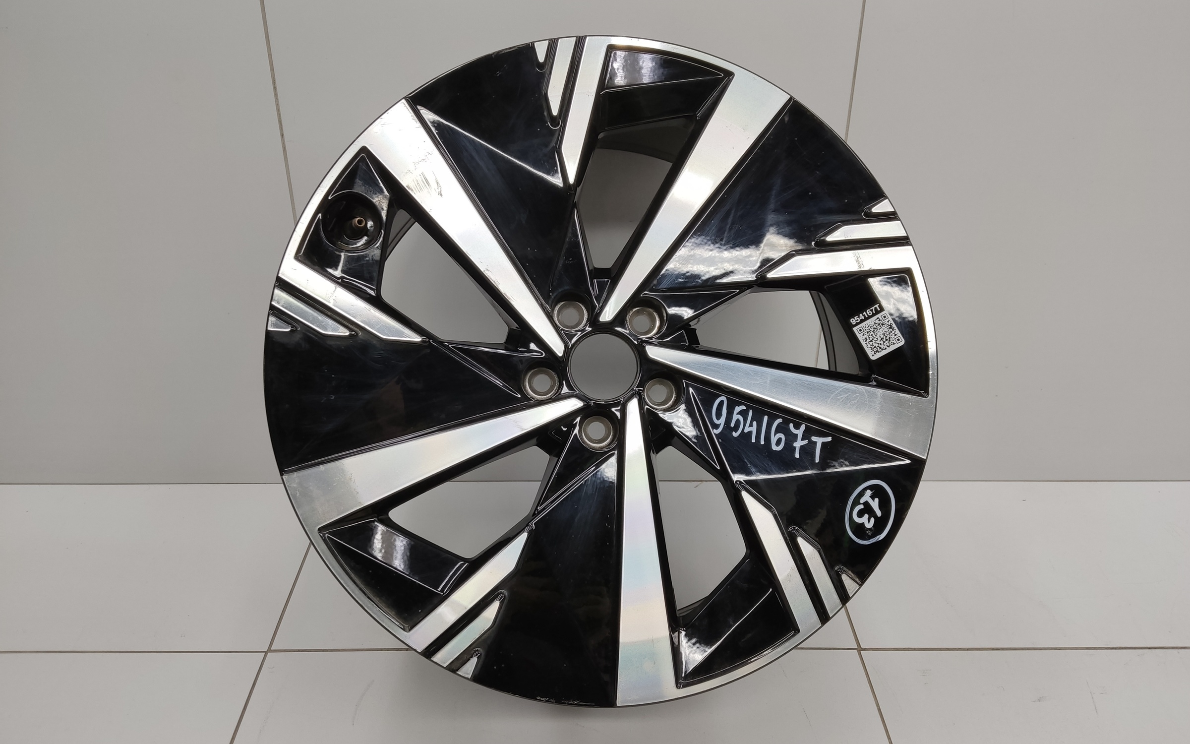 Диск колеса литой Geely Atlas 2 R20