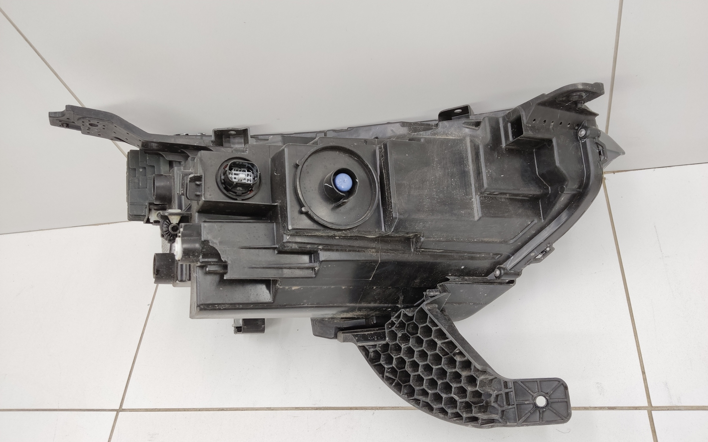 Фара передняя левая Geely Okavango Restail