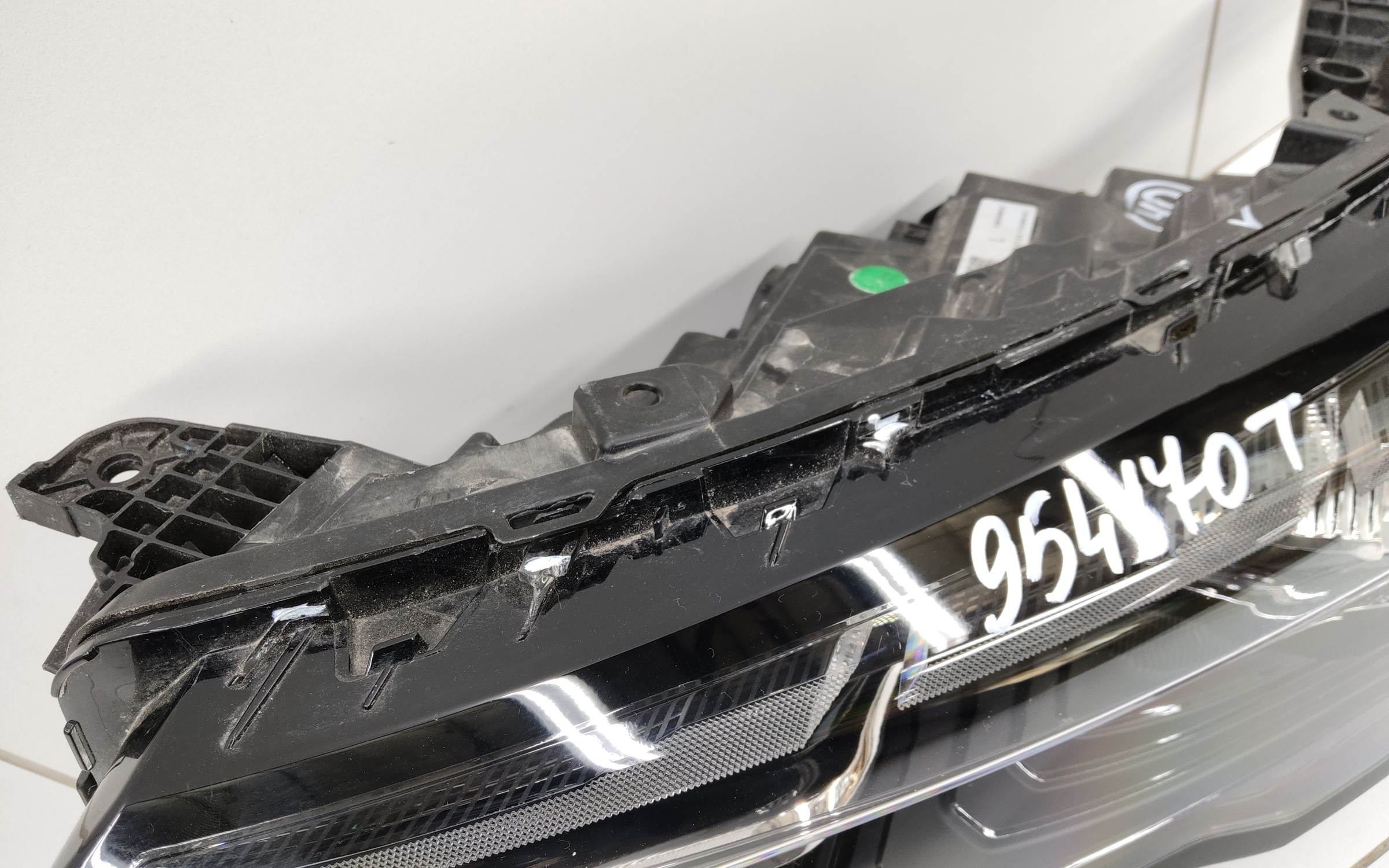 Фара передняя левая Geely Okavango Restail