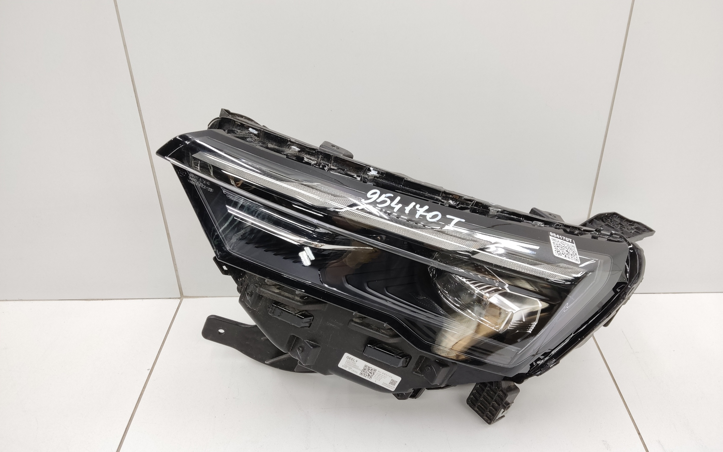 Фара передняя левая Geely Okavango Restail