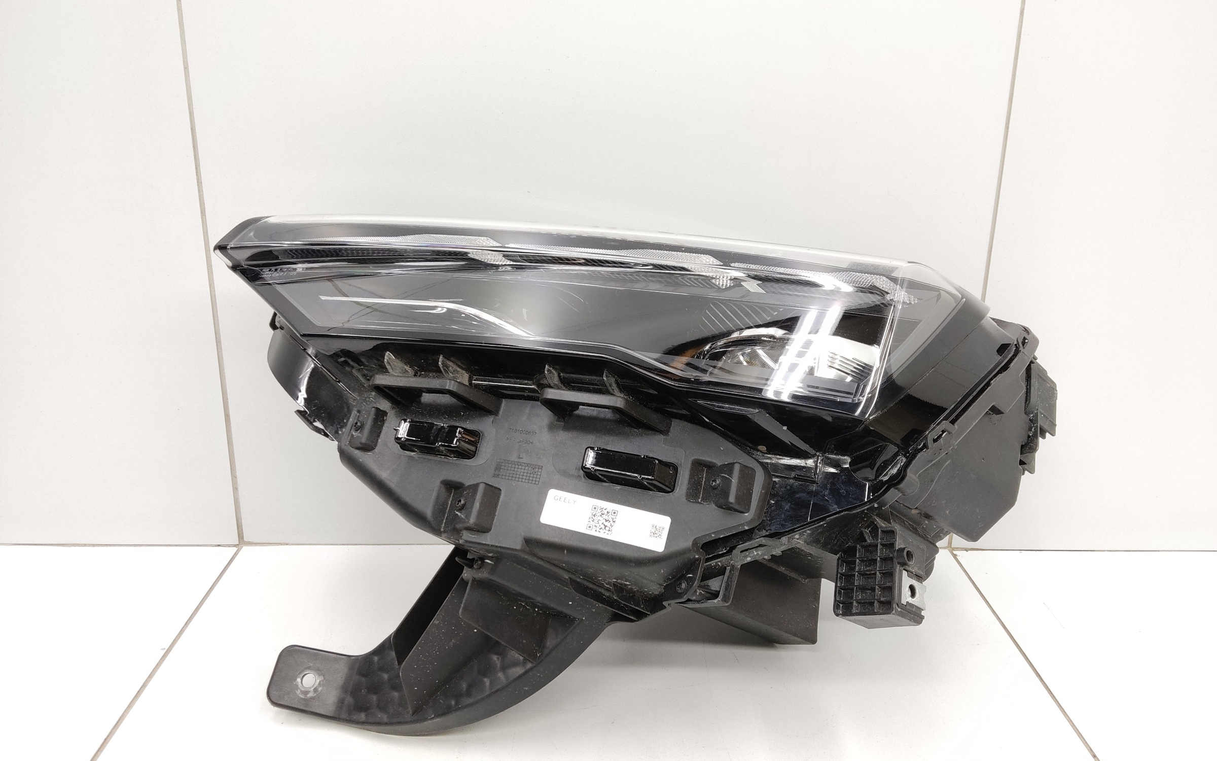 Фара передняя левая Geely Okavango Restail