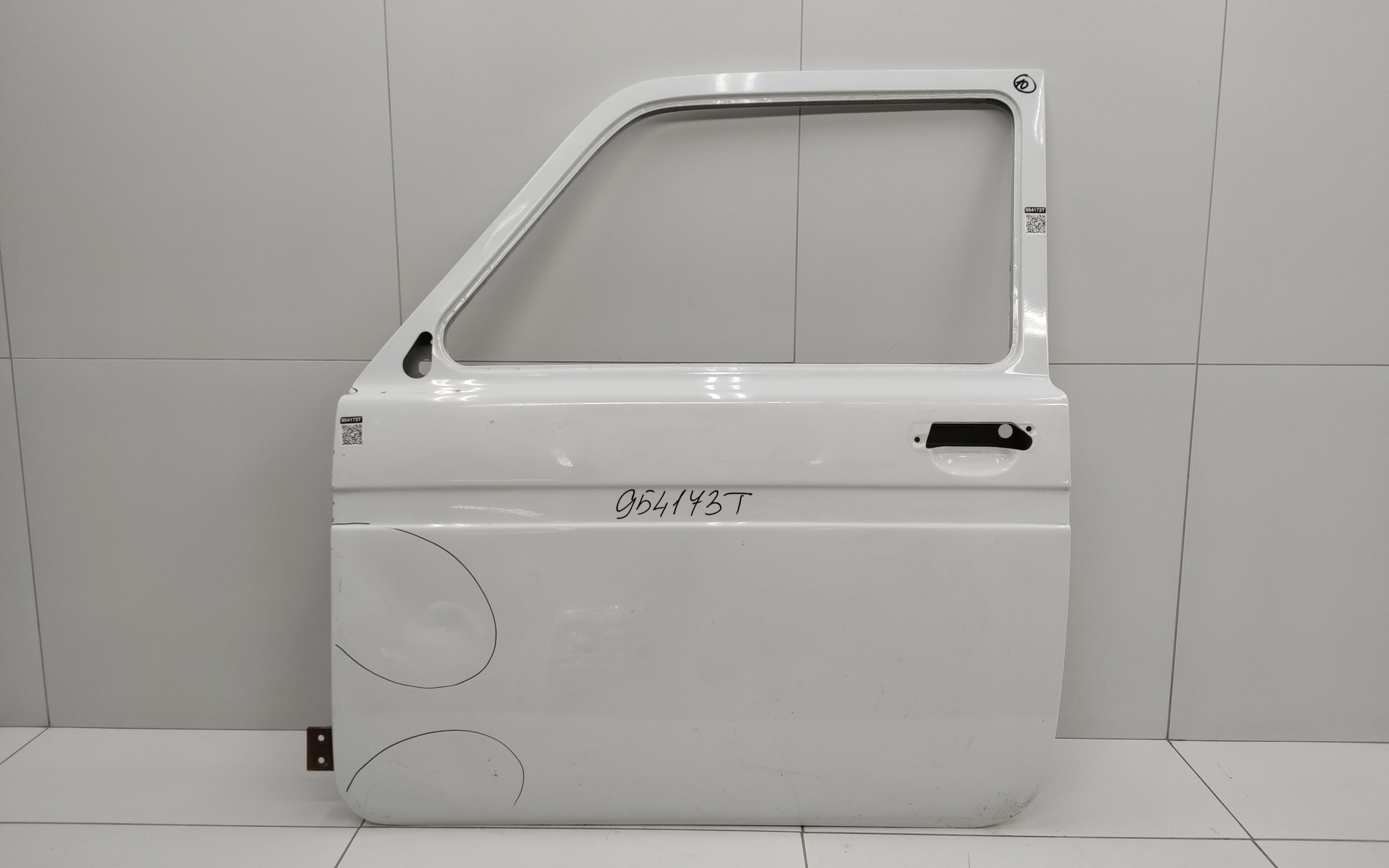 Дверь передняя левая Niva 2121