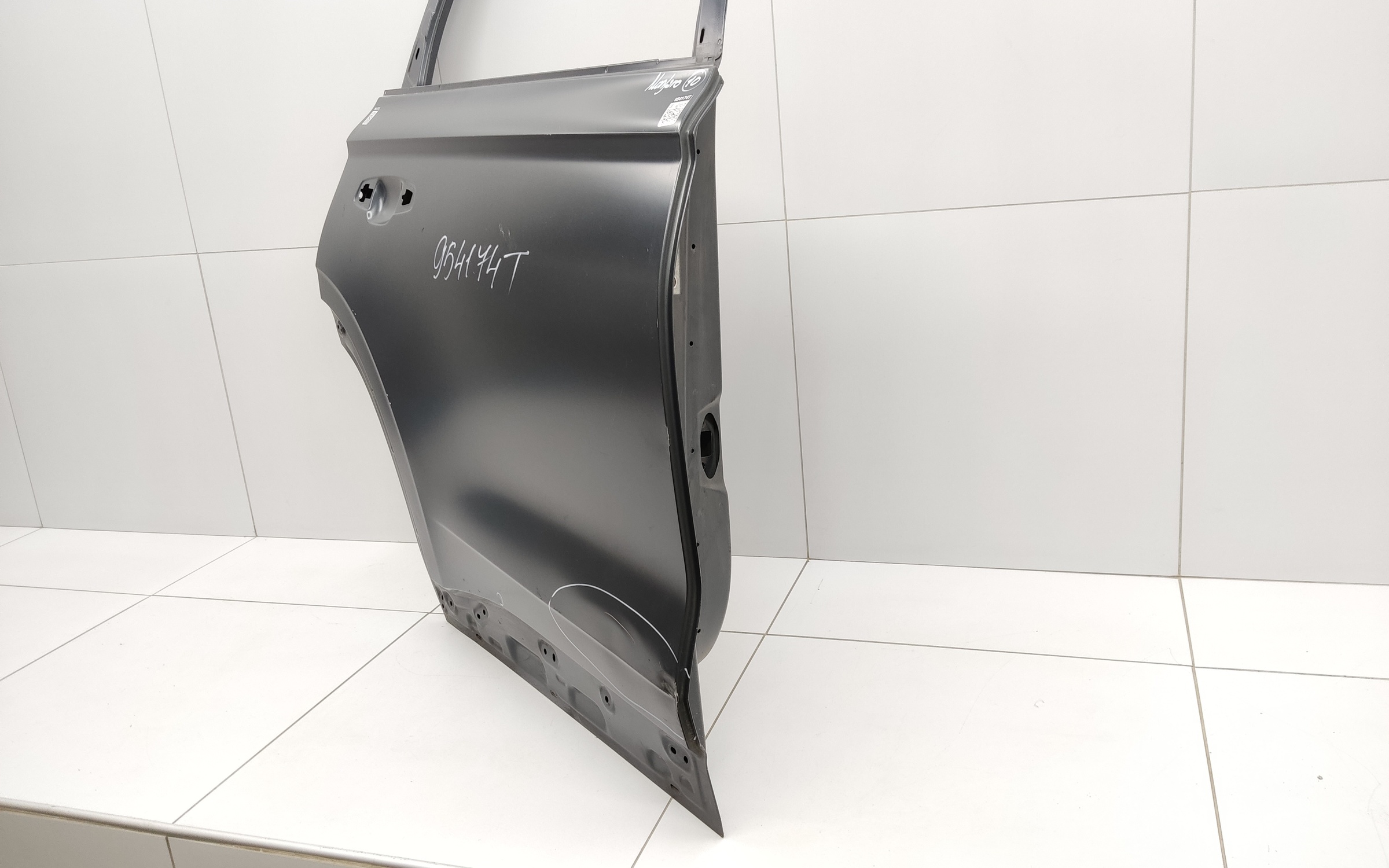 Дверь задняя правая Geely Monjaro