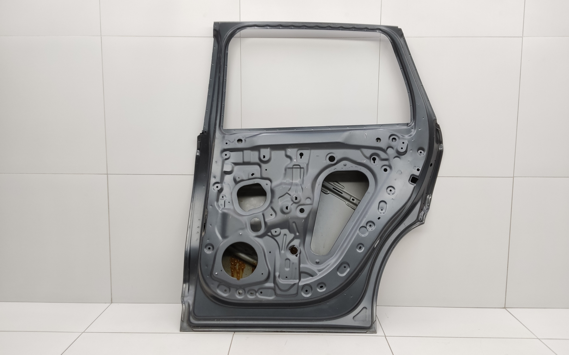 Дверь задняя правая Geely Monjaro