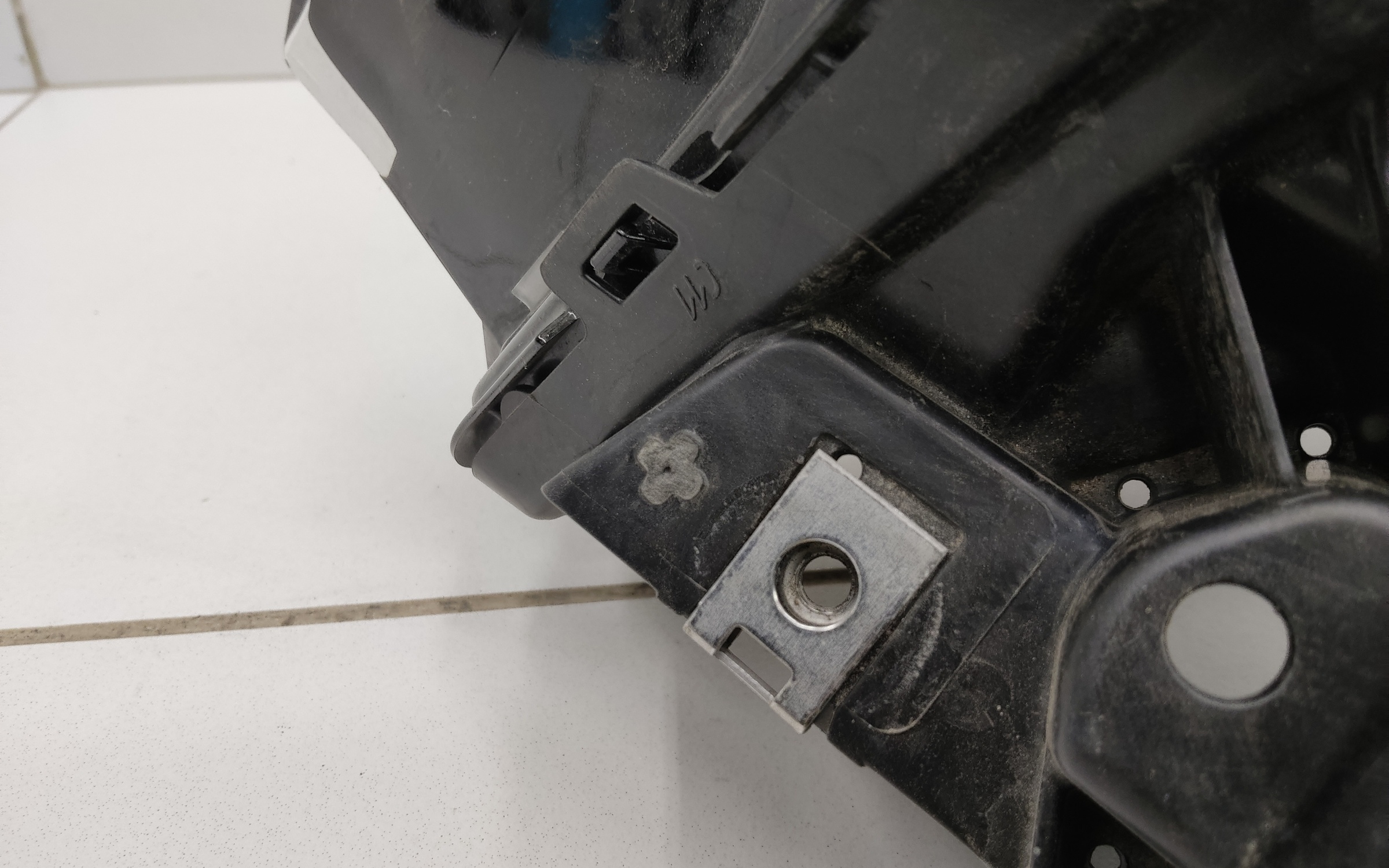 Фара передняя правая Geely Atlas 2 LED