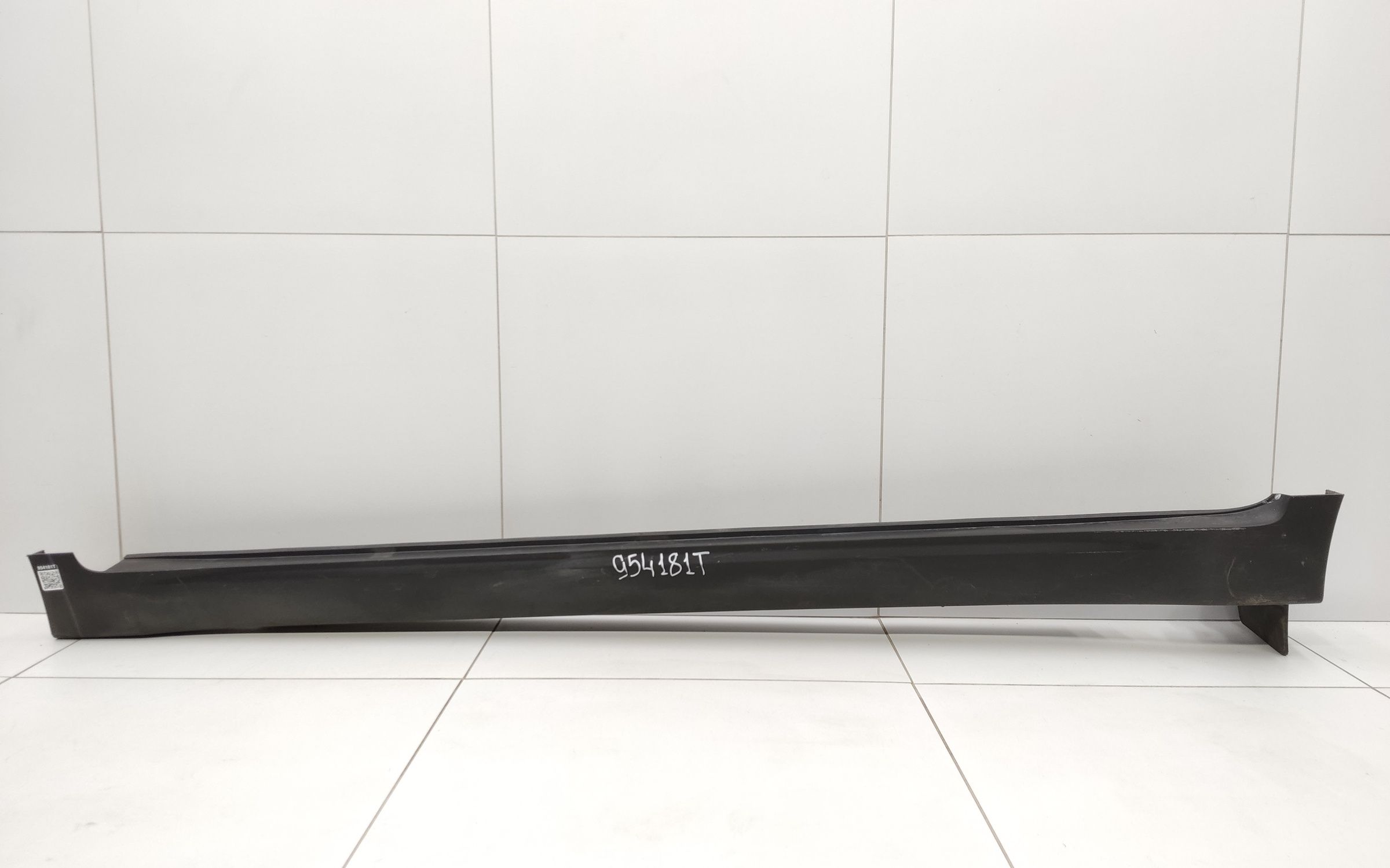 Накладка порога левого Kia Sportage 4