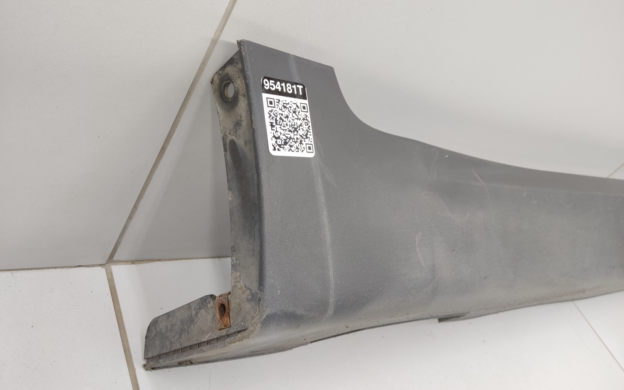 Накладка порога левого Kia Sportage 4