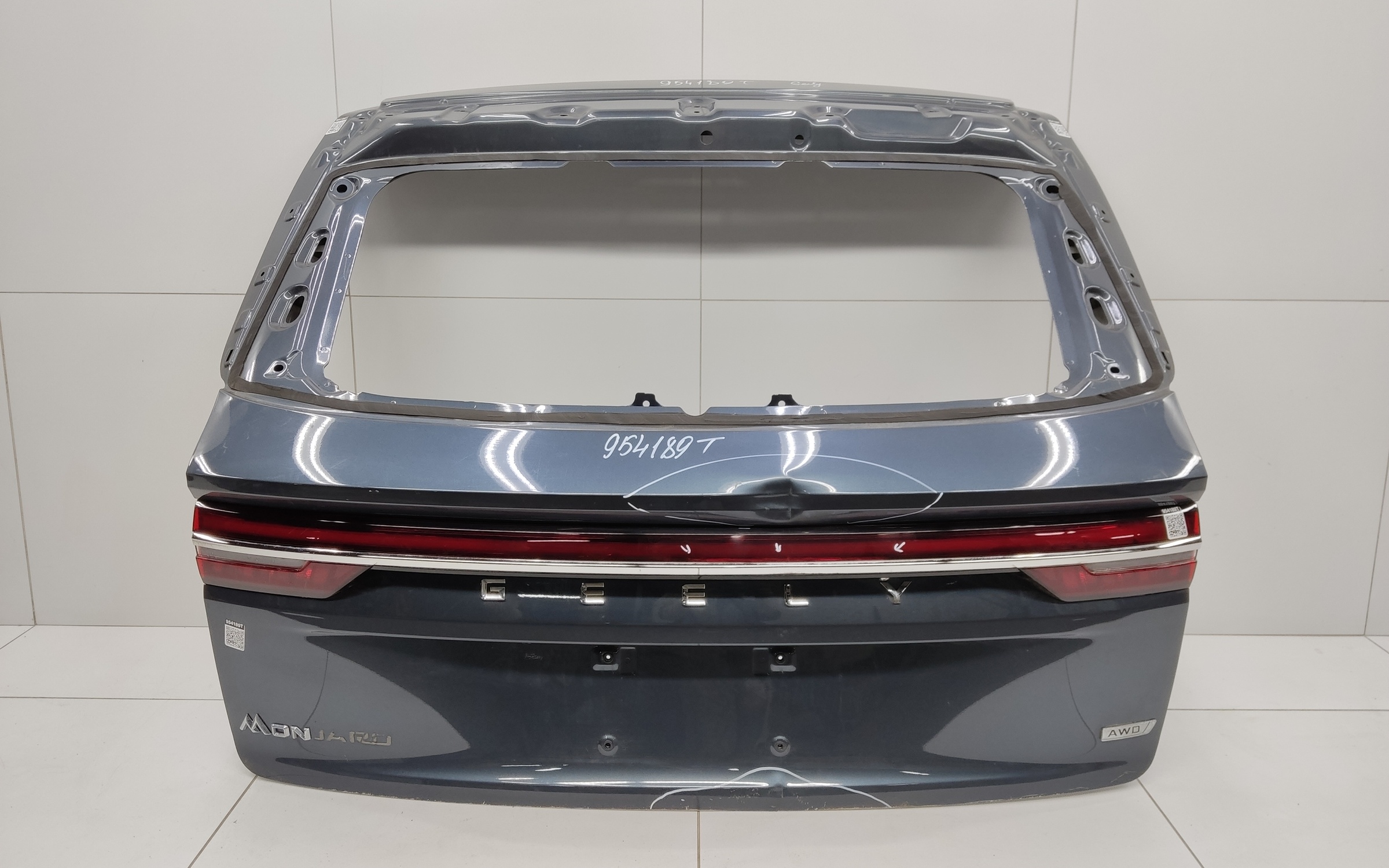 Крышка багажника Geely Monjaro