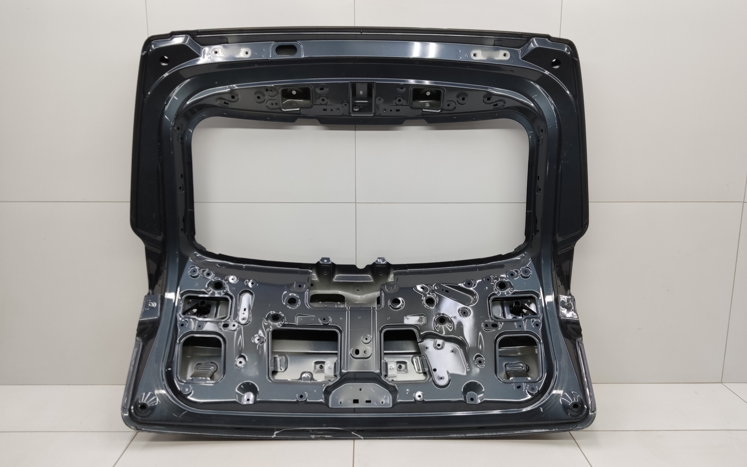 Крышка багажника Geely Monjaro