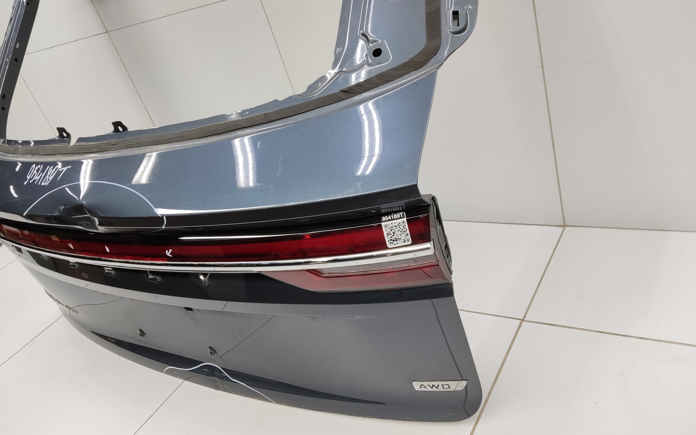 Крышка багажника Geely Monjaro