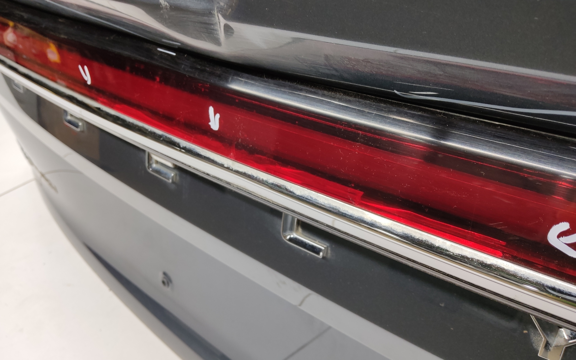 Крышка багажника Geely Monjaro