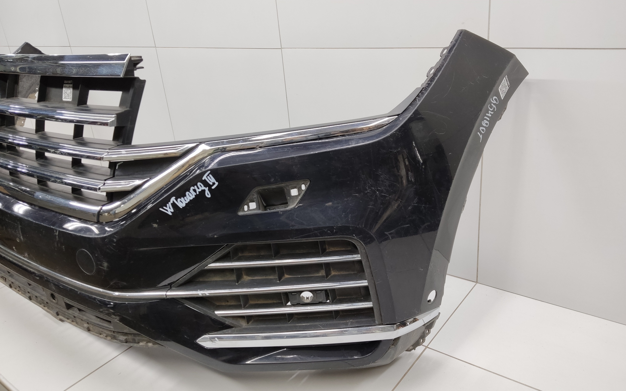 Бампер передний Volkswagen Touareg 3