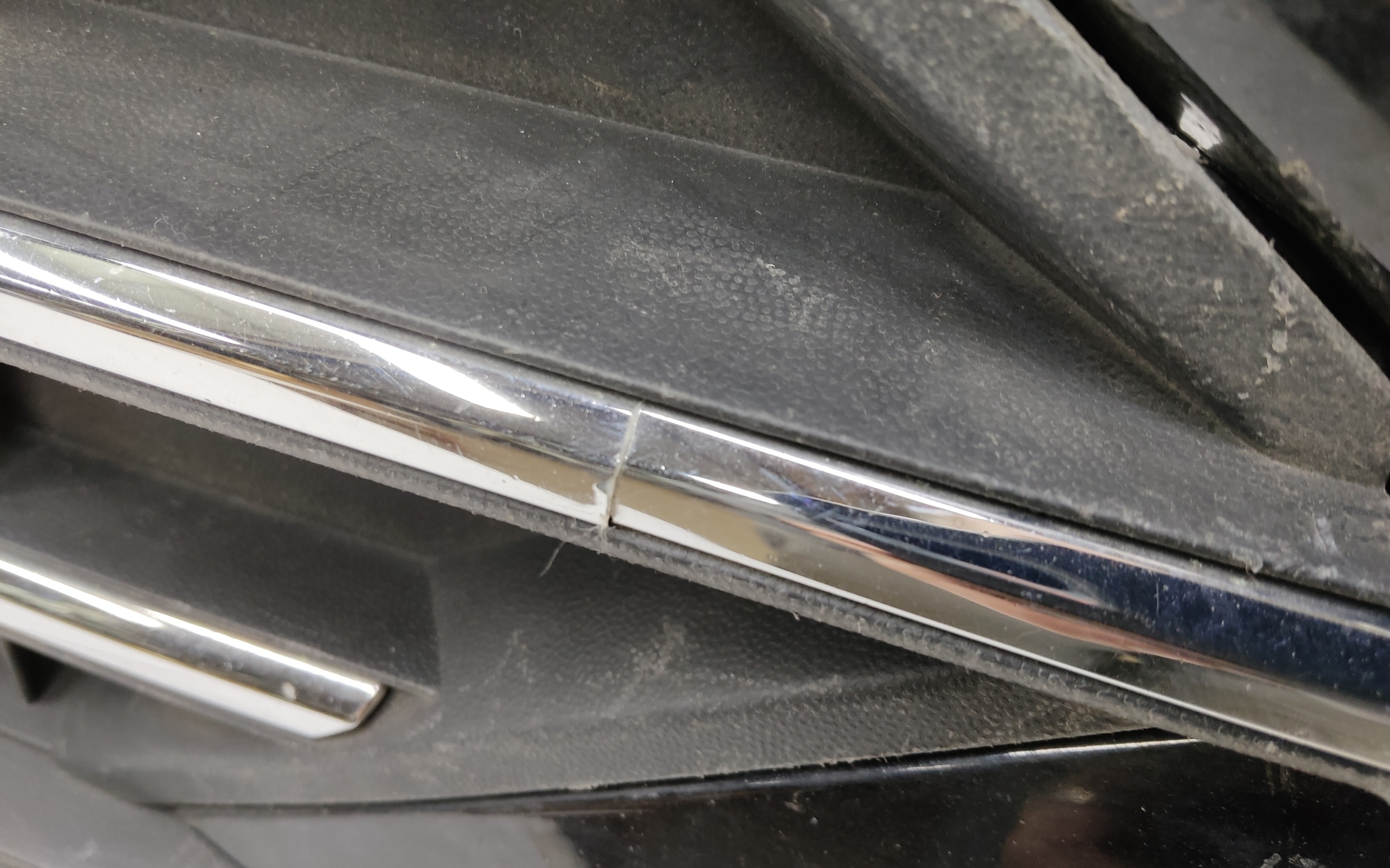 Бампер передний Volkswagen Touareg 3