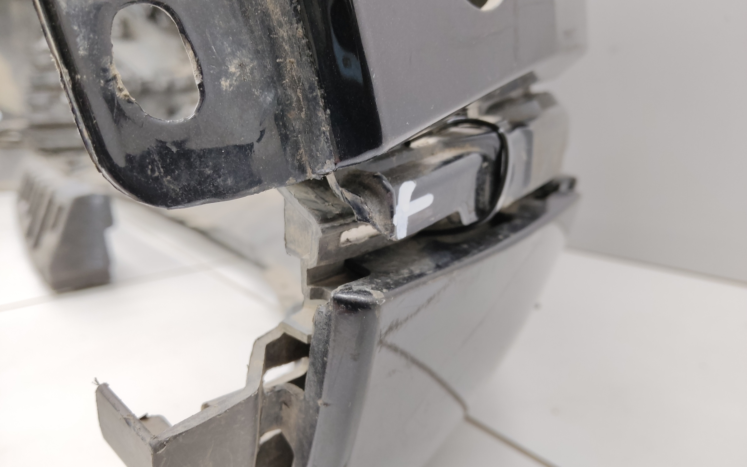 Бампер передний Volkswagen Touareg 3