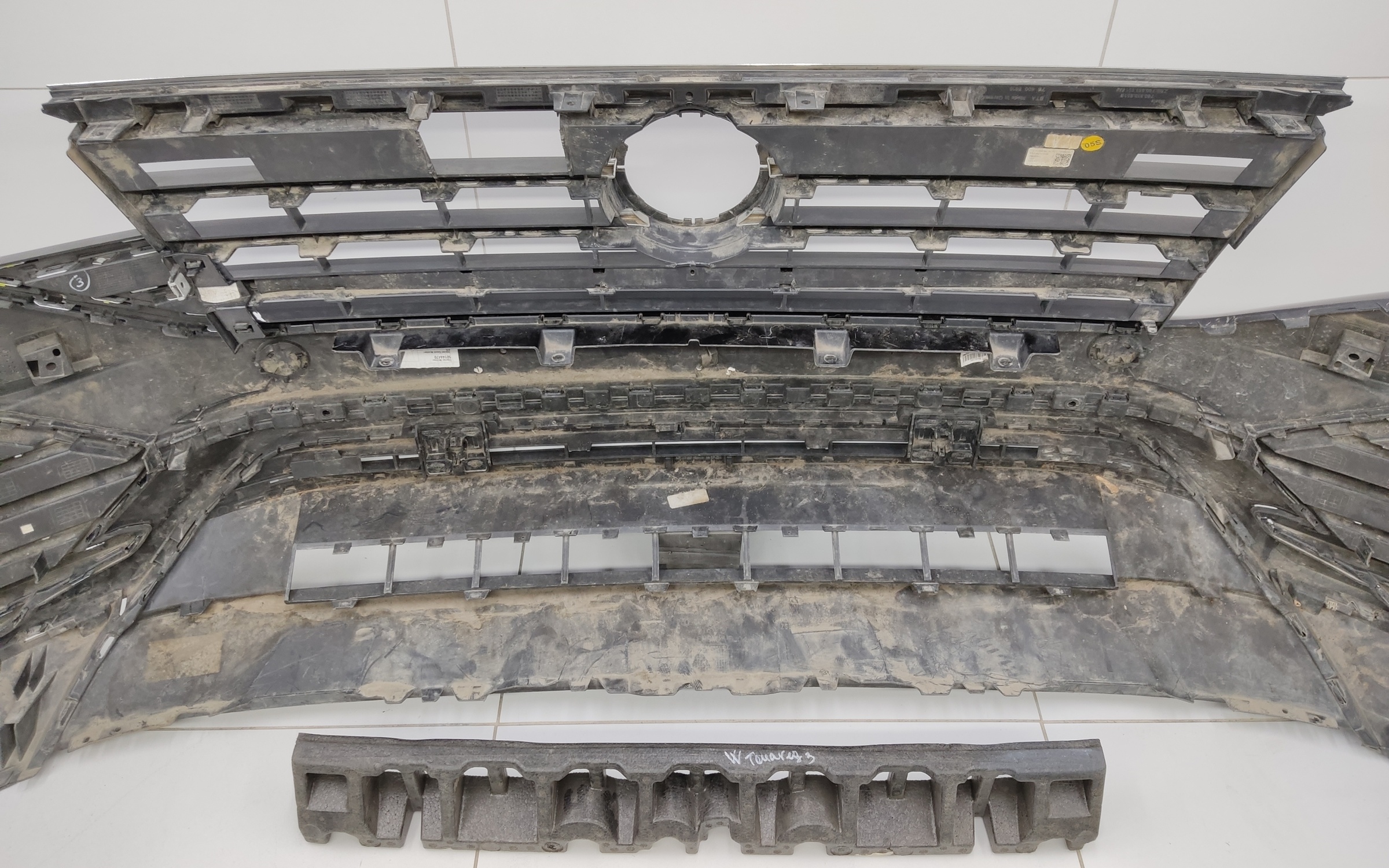 Бампер передний Volkswagen Touareg 3