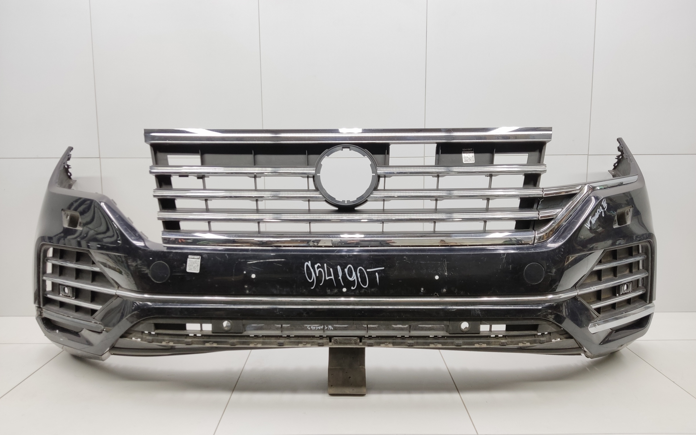 Бампер передний Volkswagen Touareg 3