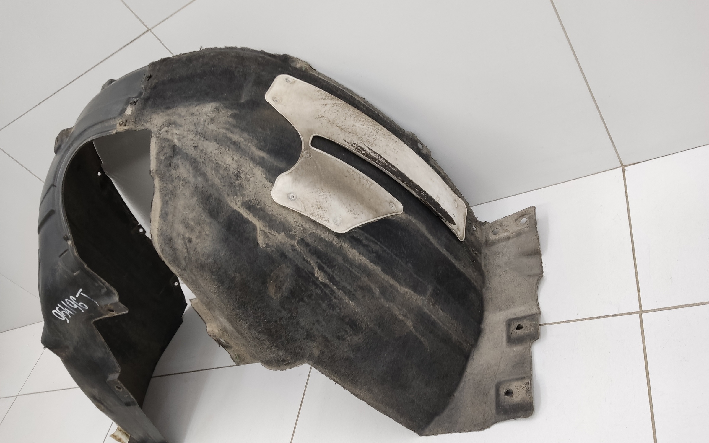 Подкрылок передний правый Geely Monjaro