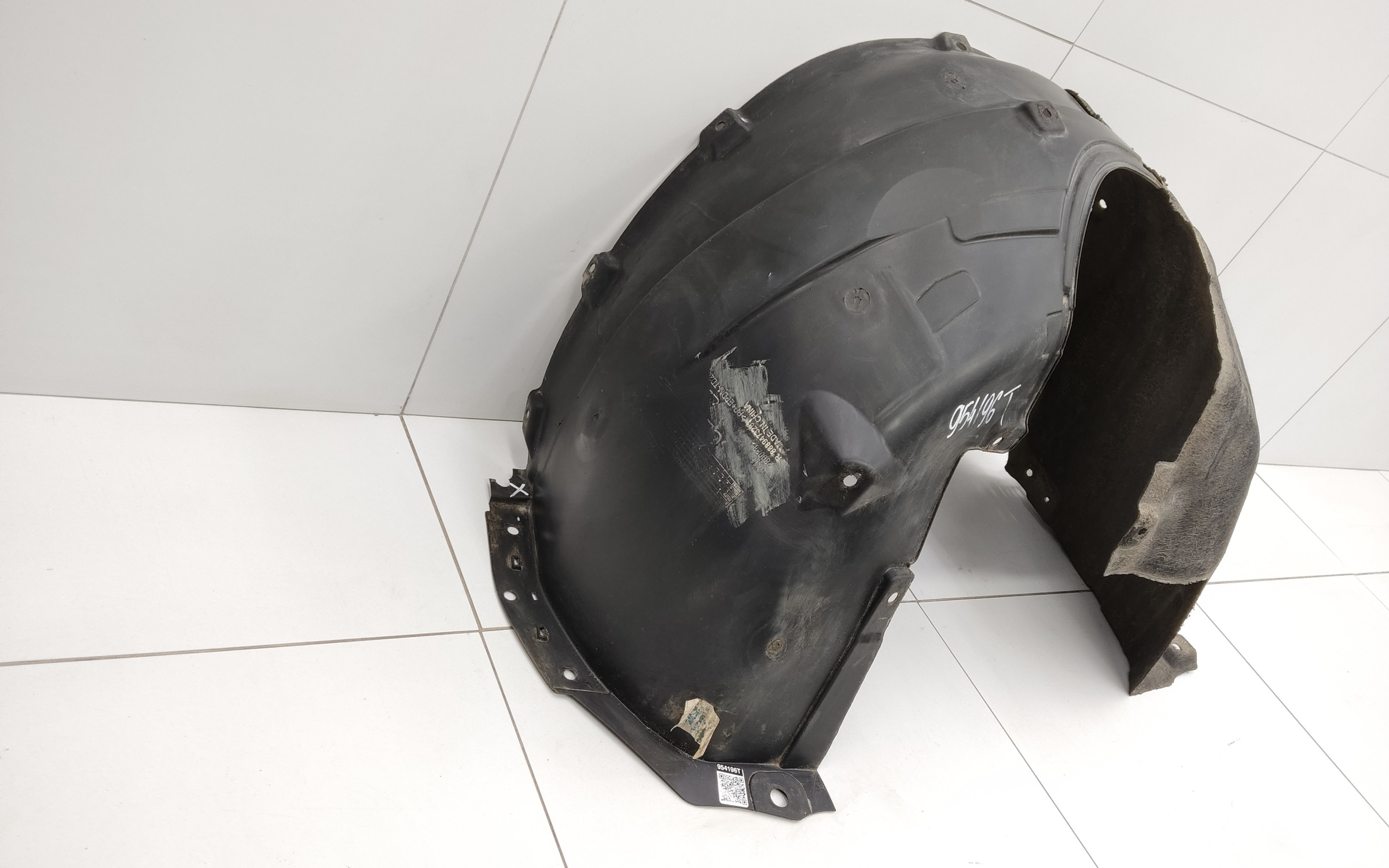 Подкрылок передний правый Geely Monjaro