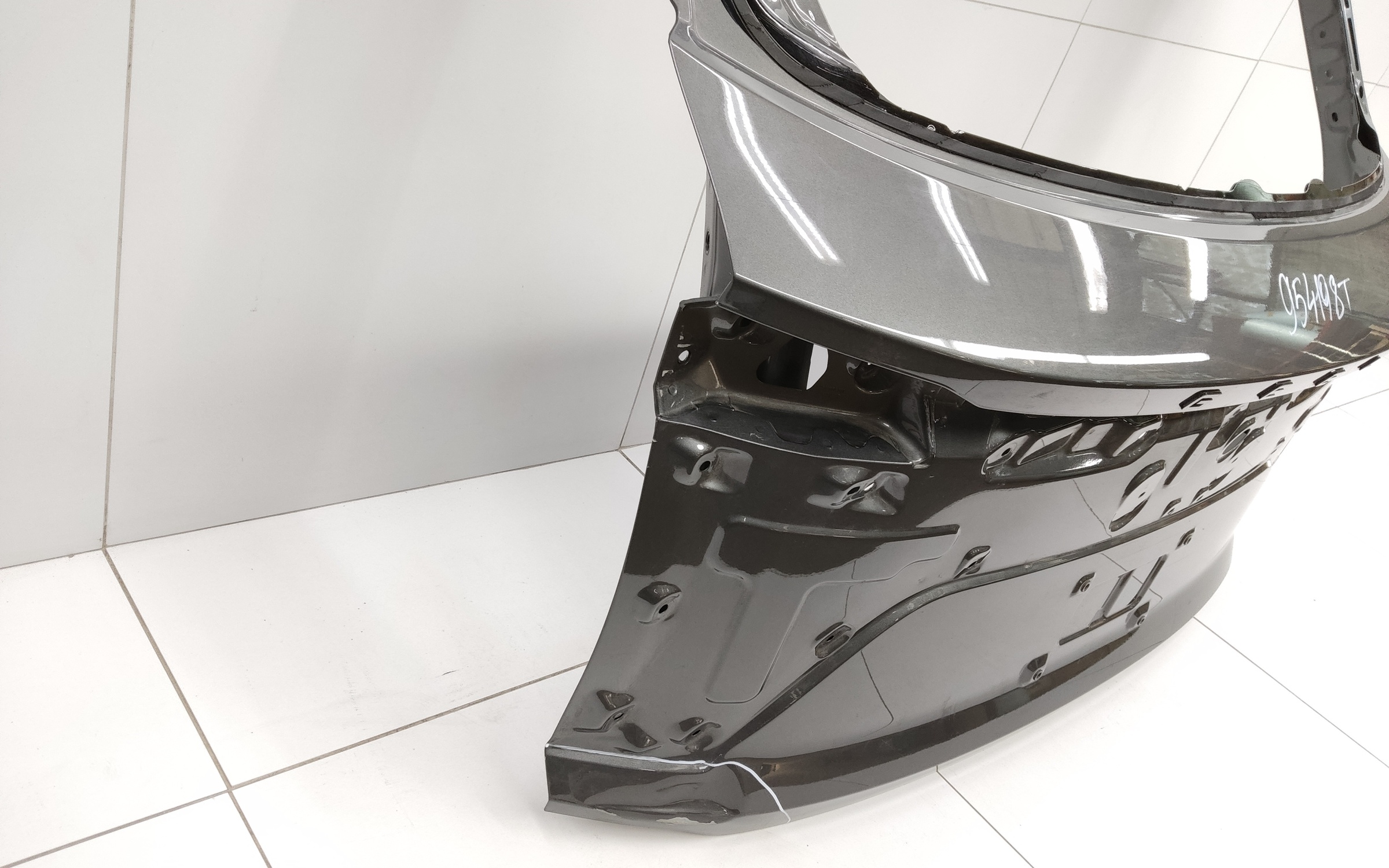 Крышка багажника Geely Coolray Restail