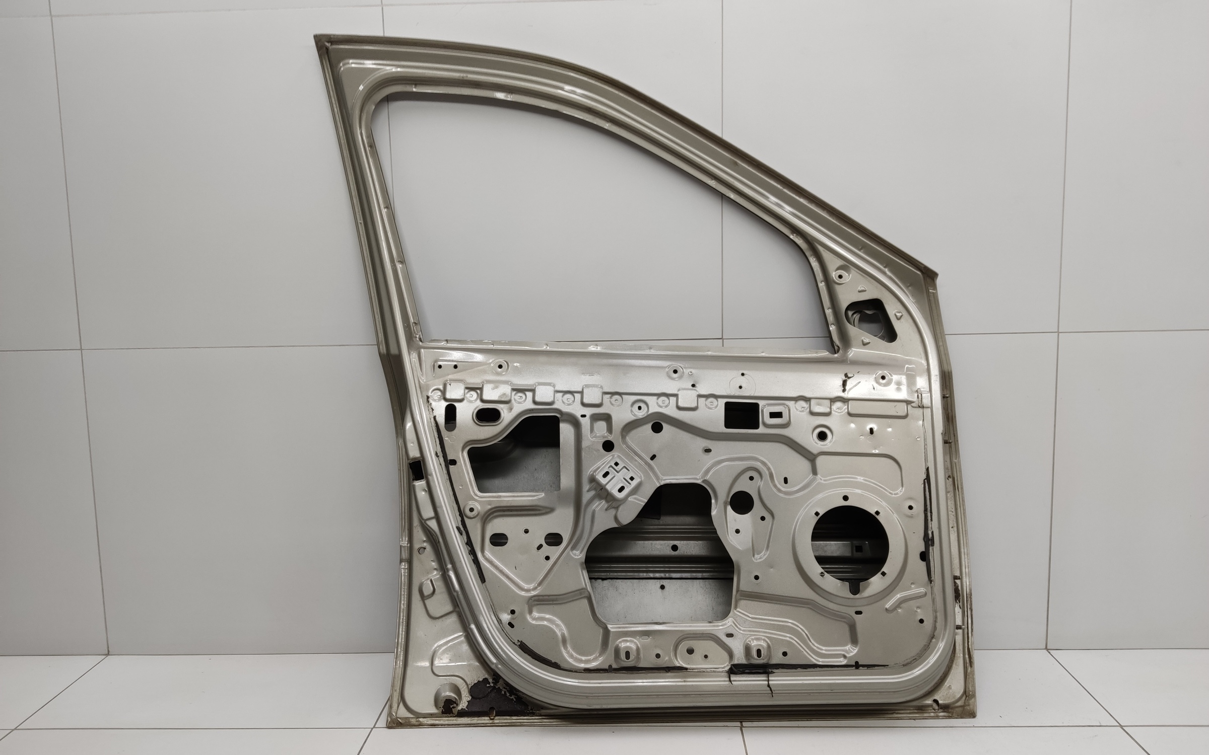 Дверь передняя левая Lada Largus 1 под накладку