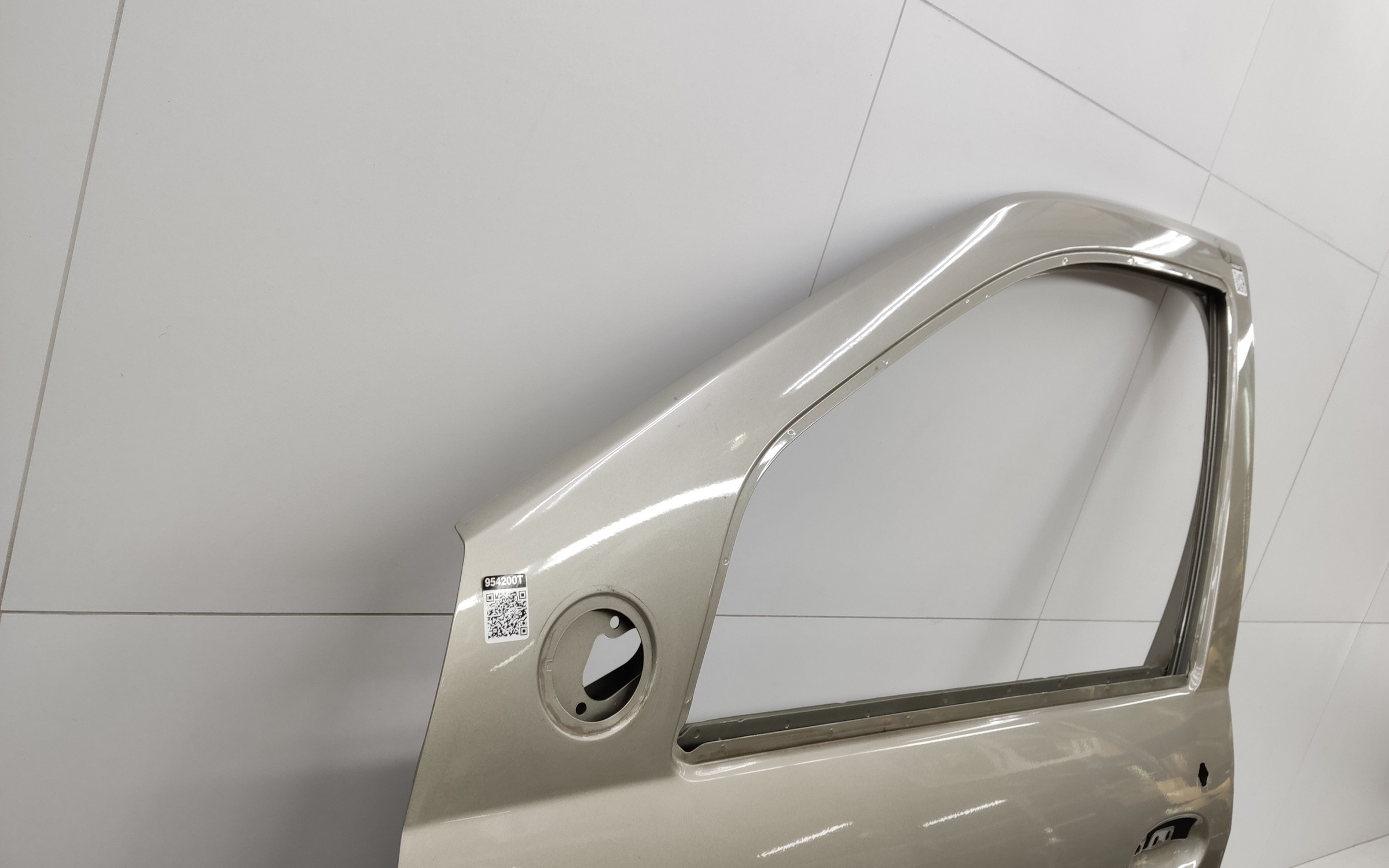 Дверь передняя левая Lada Largus 1 под накладку