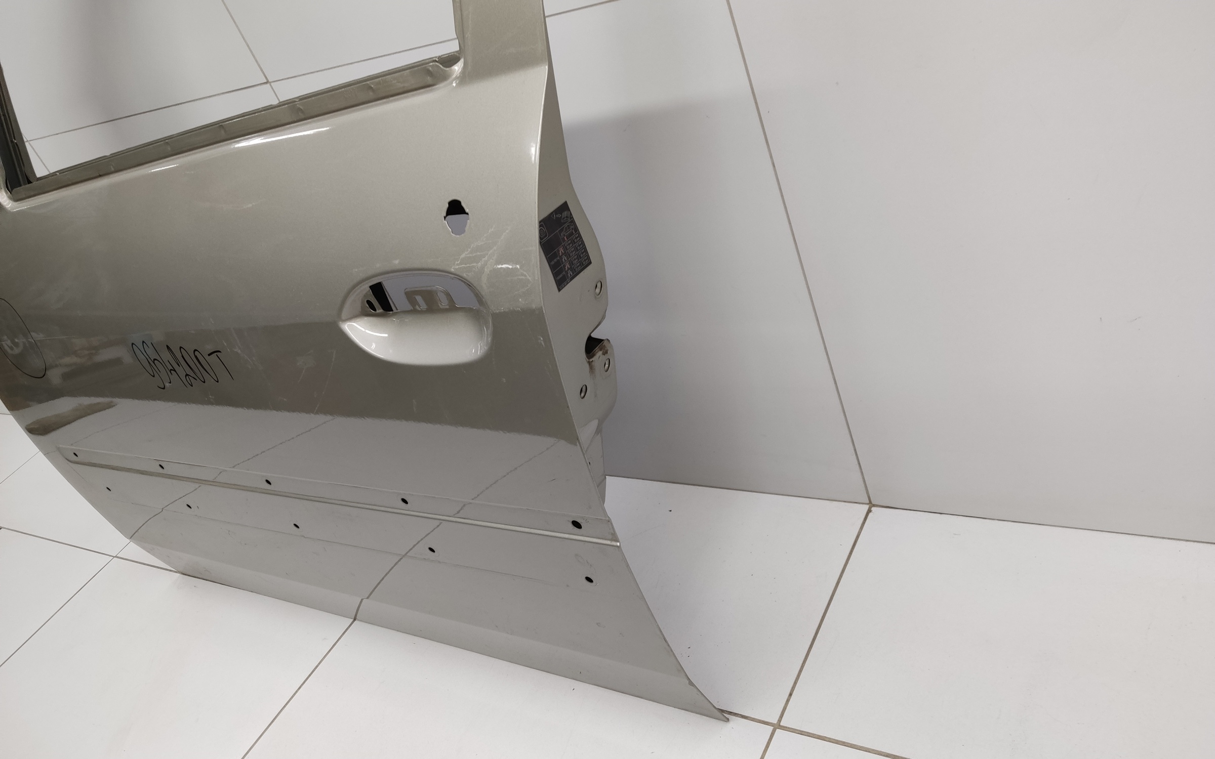 Дверь передняя левая Lada Largus 1 под накладку