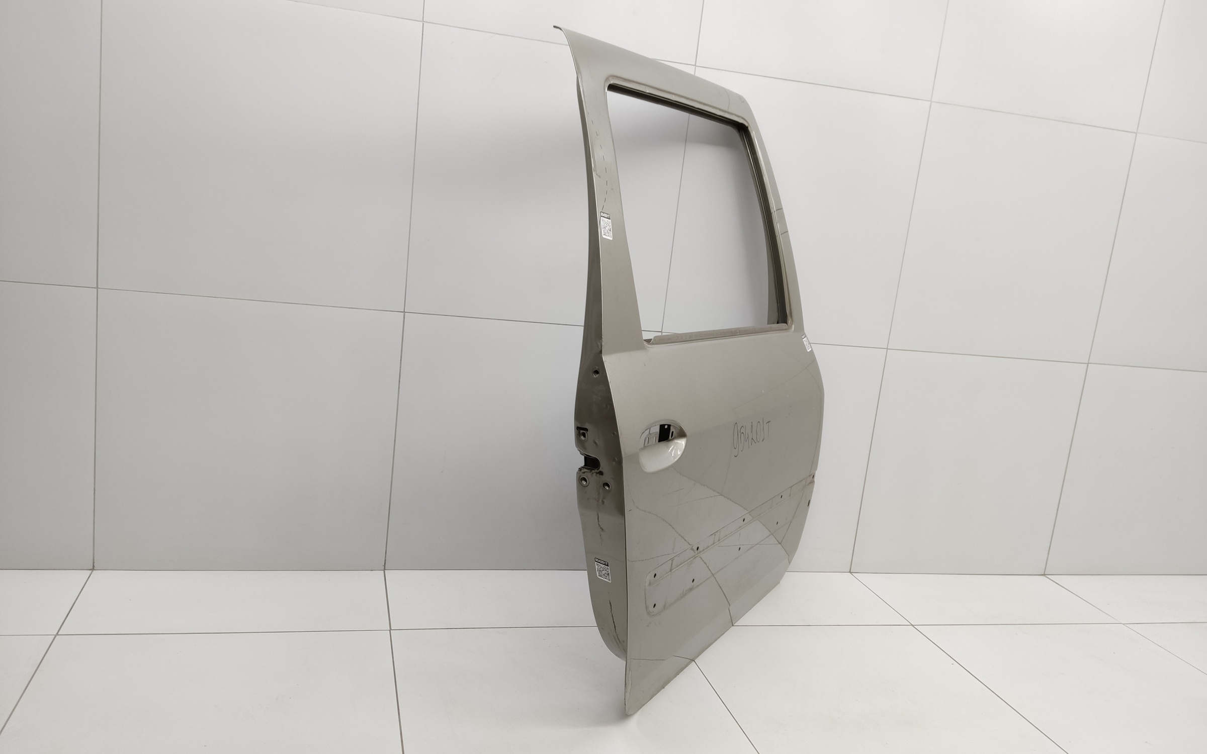 Дверь задняя правая Lada Largus под стекло