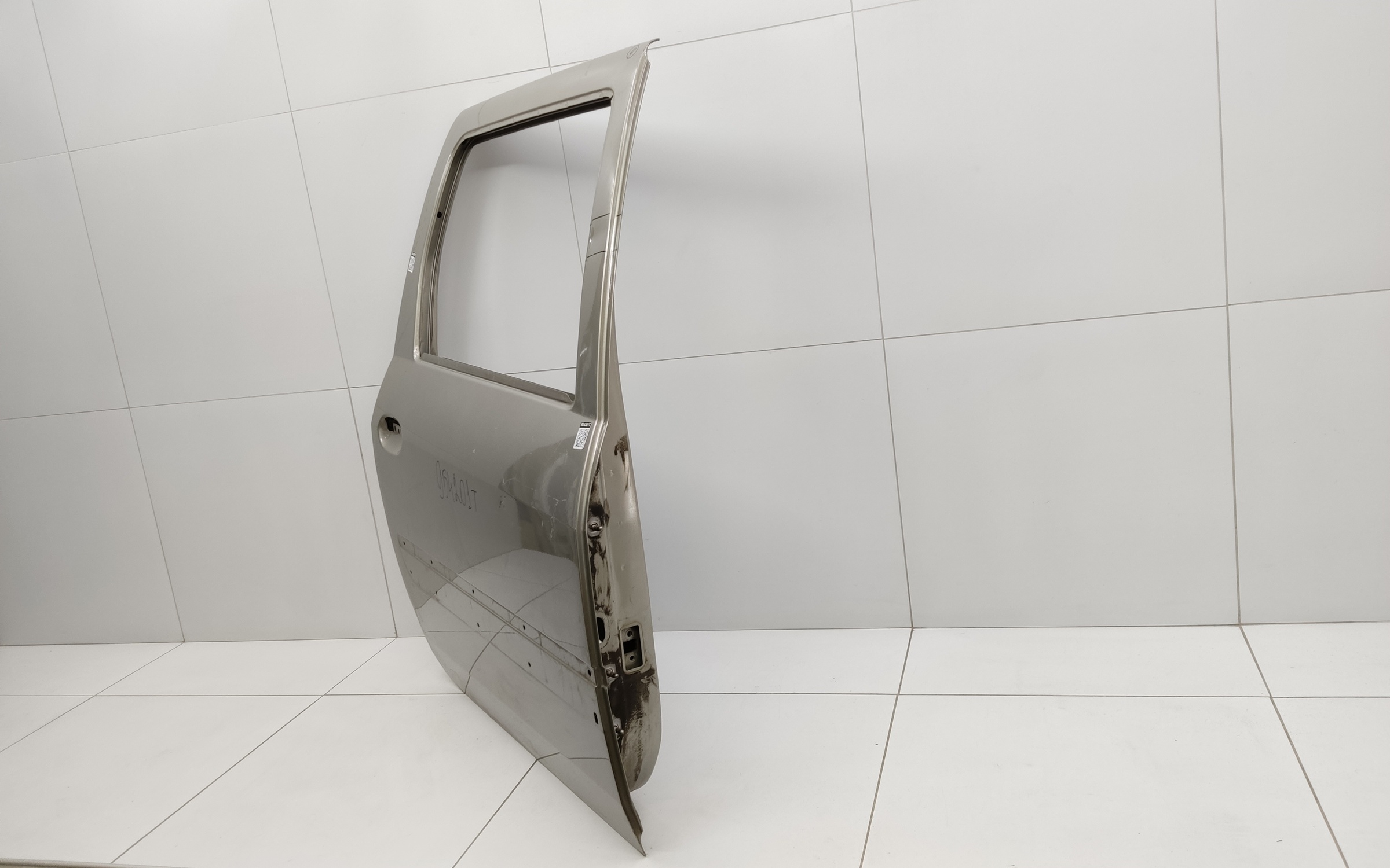 Дверь задняя правая Lada Largus под стекло