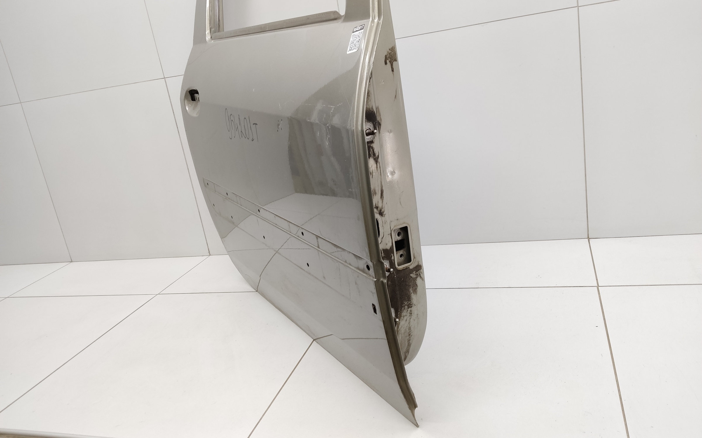 Дверь задняя правая Lada Largus под стекло