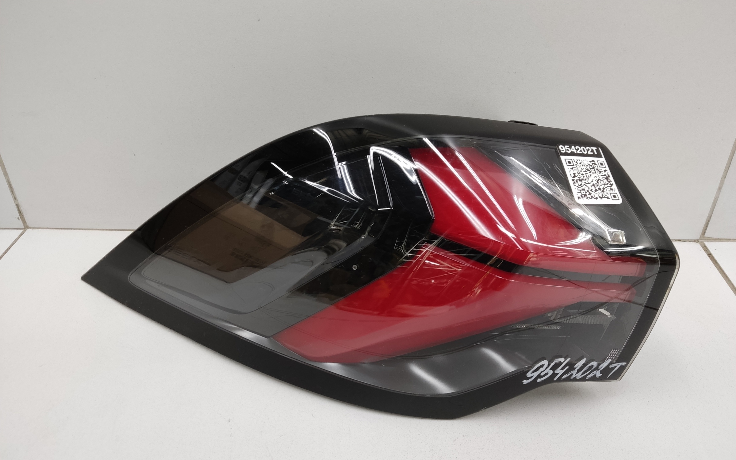 Фонарь задний левый наружный Geely Okavango Restail LED