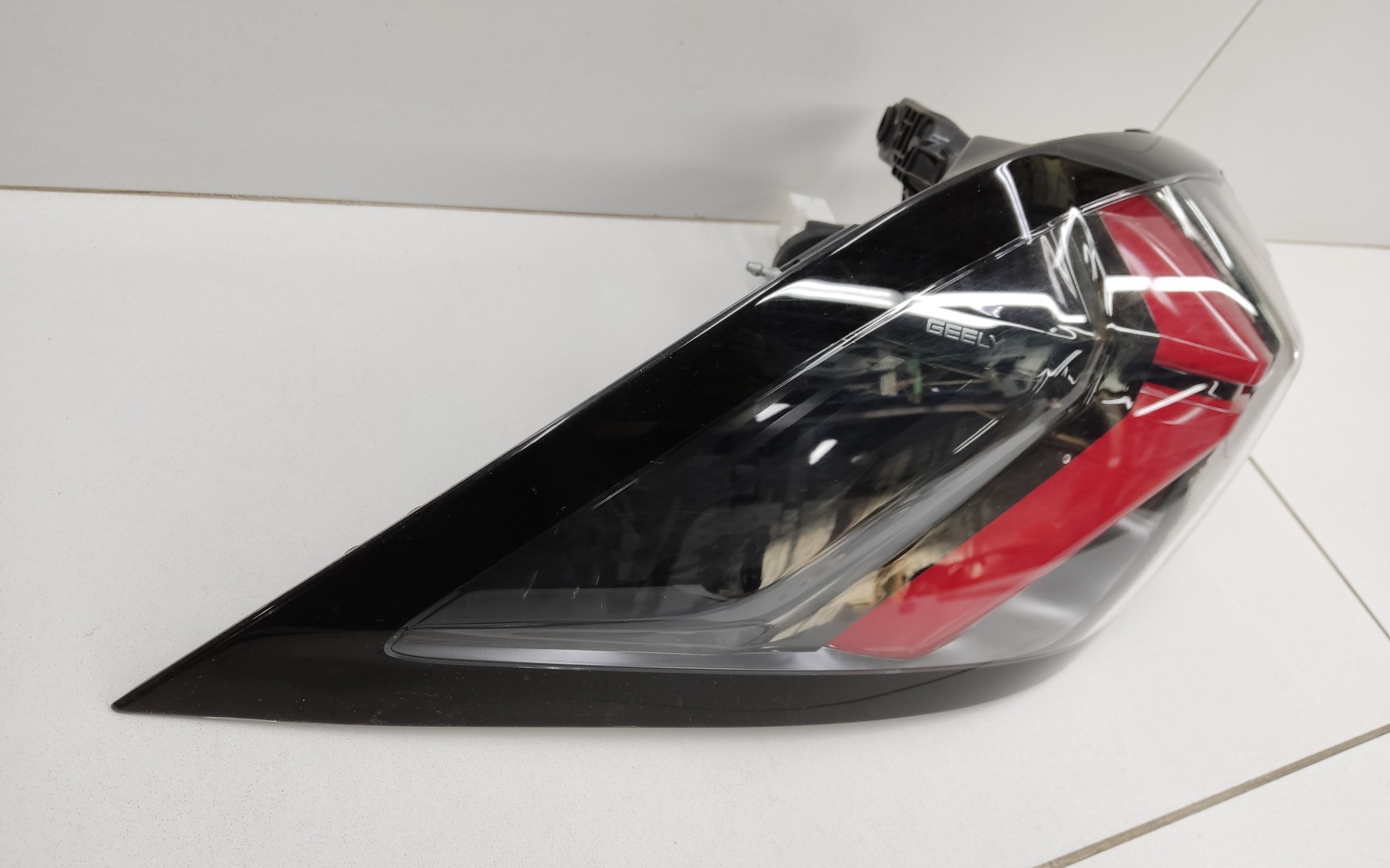 Фонарь задний левый наружный Geely Okavango Restail LED