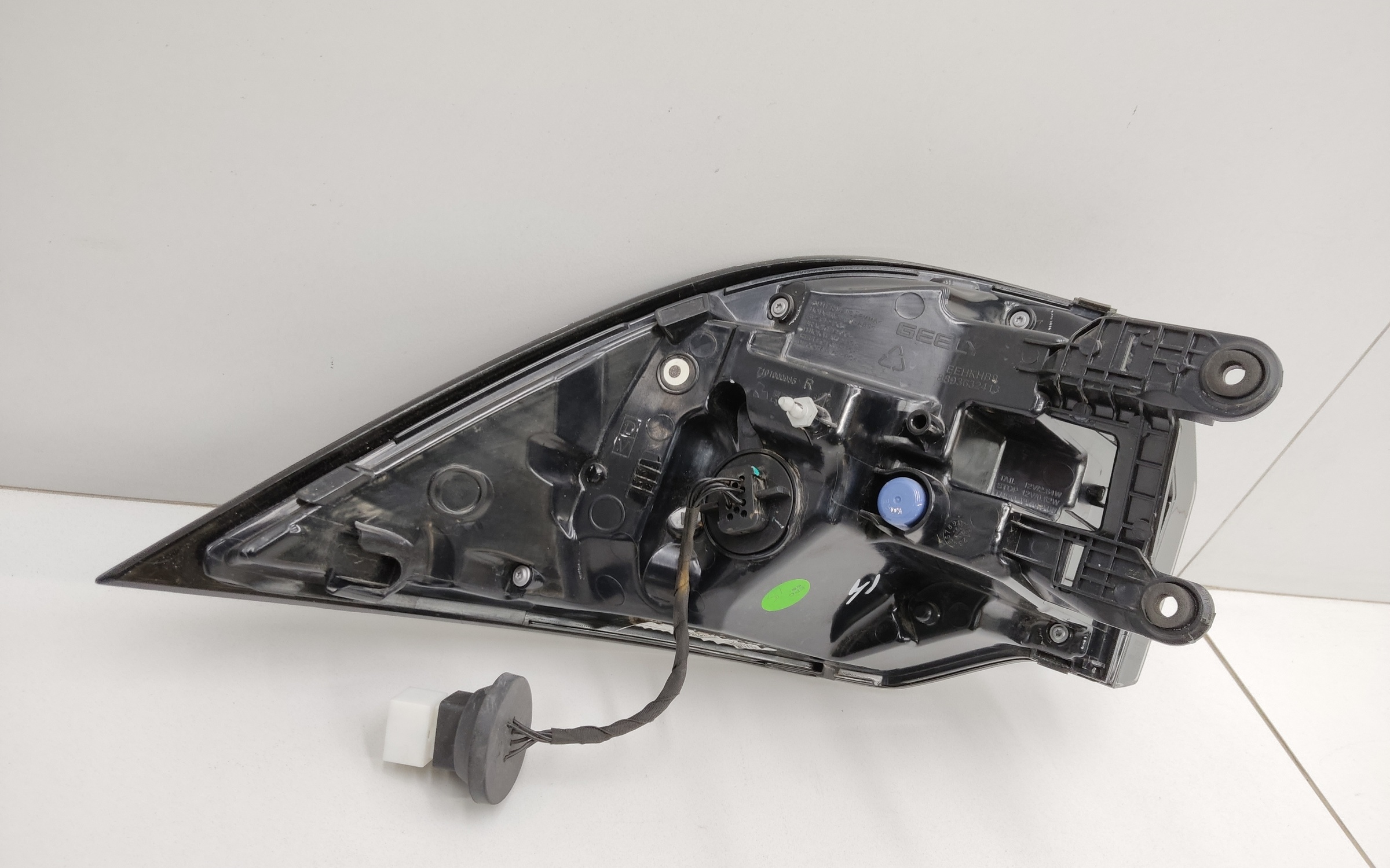 Фонарь задний правый наружный Geely Okavango Restail LED