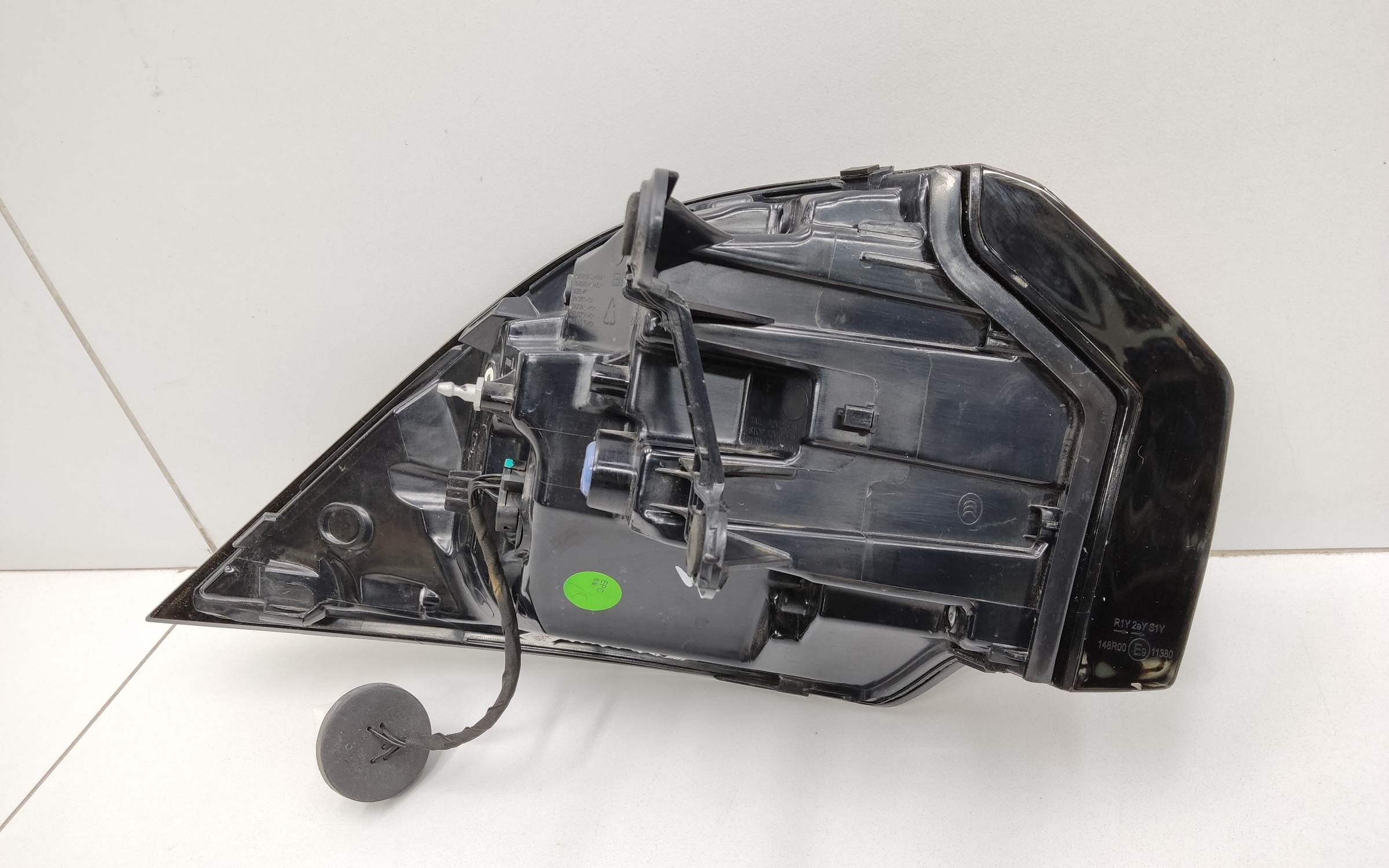 Фонарь задний правый наружный Geely Okavango Restail LED