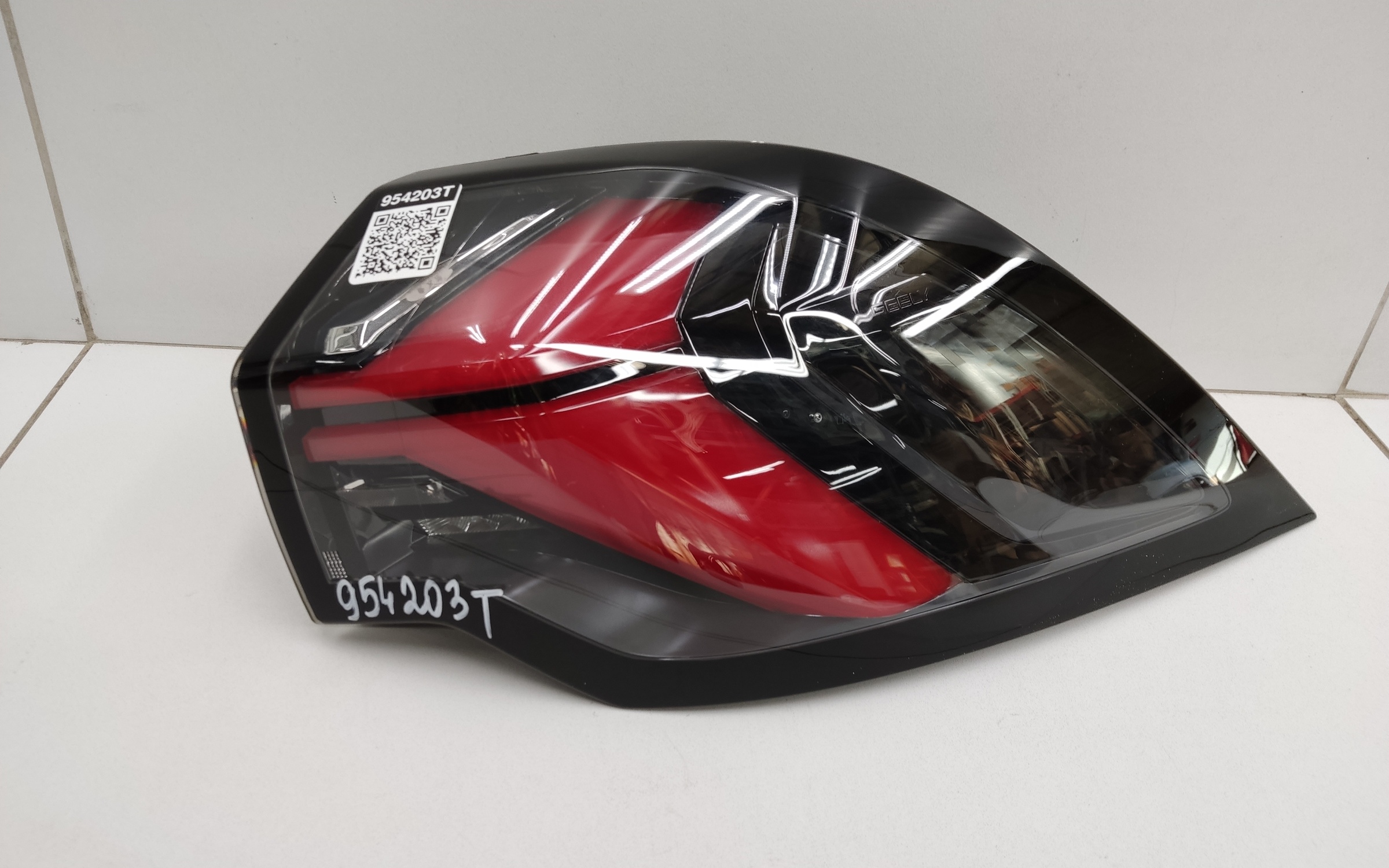 Фонарь задний правый наружный Geely Okavango Restail LED