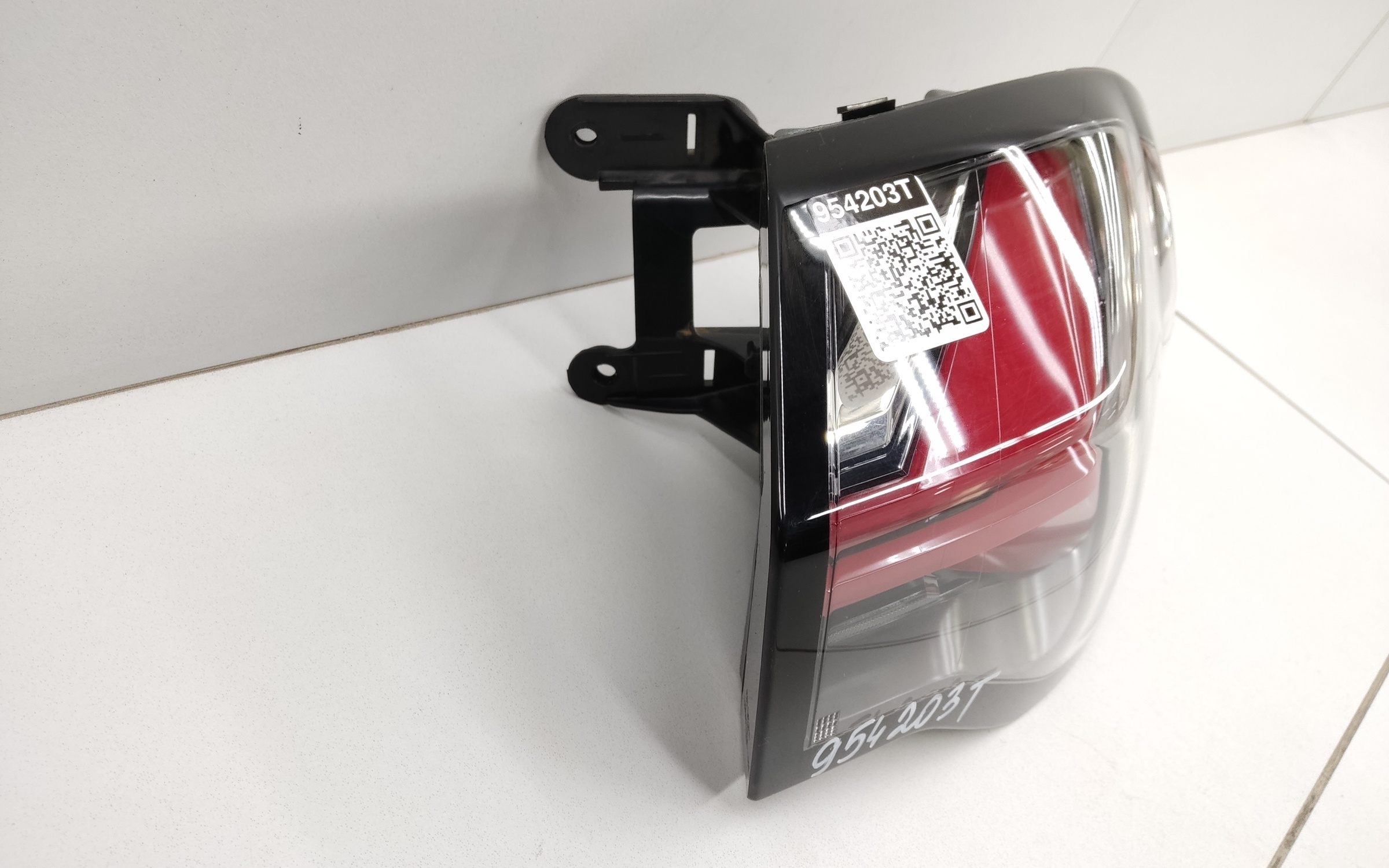 Фонарь задний правый наружный Geely Okavango Restail LED