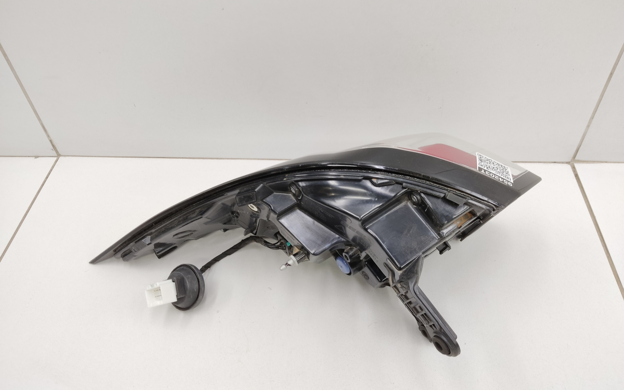 Фонарь задний правый наружный Geely Okavango Restail LED