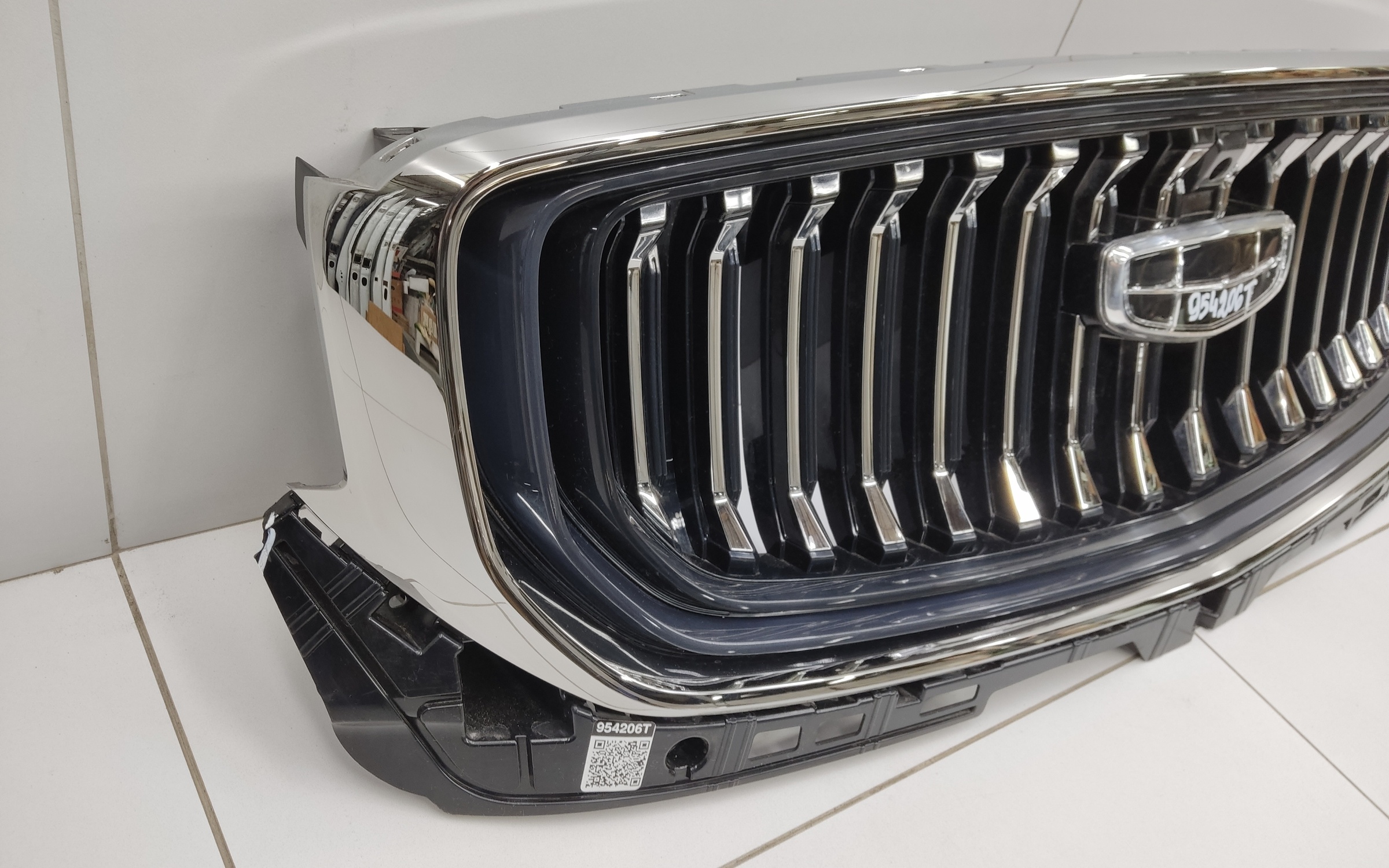 Решетка радиатора Geely Monjaro