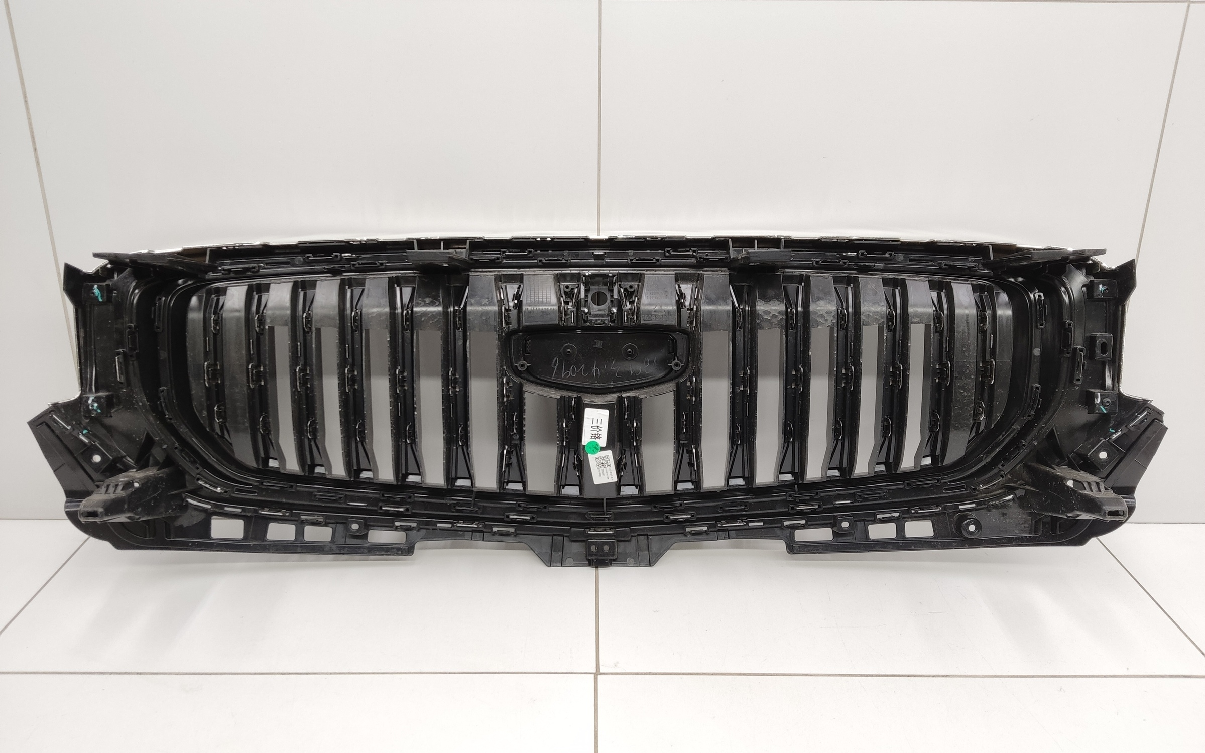 Решетка радиатора Geely Monjaro