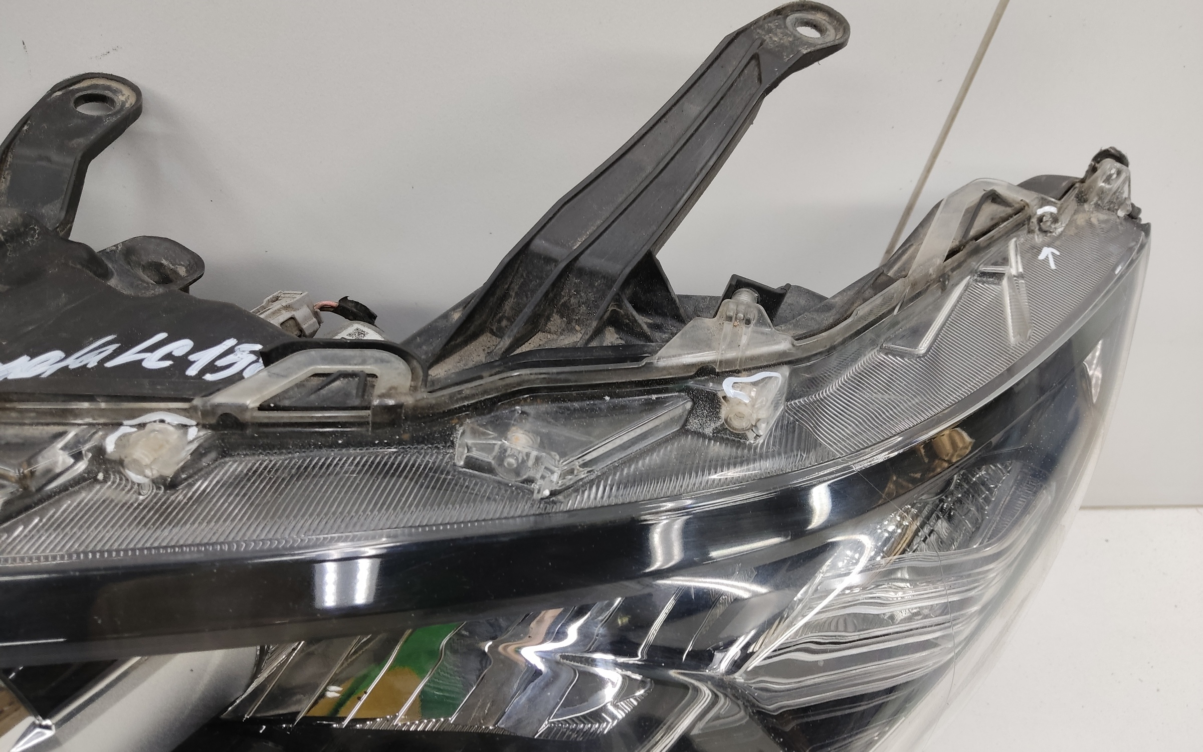 Фара передняя левая Toyota Land Cruiser Prado 150 Restail 2 LED