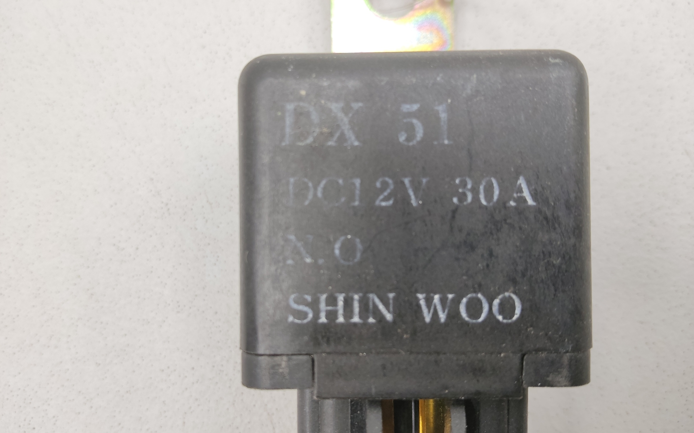 Реле подогрева передних сидений Kia Carens 1