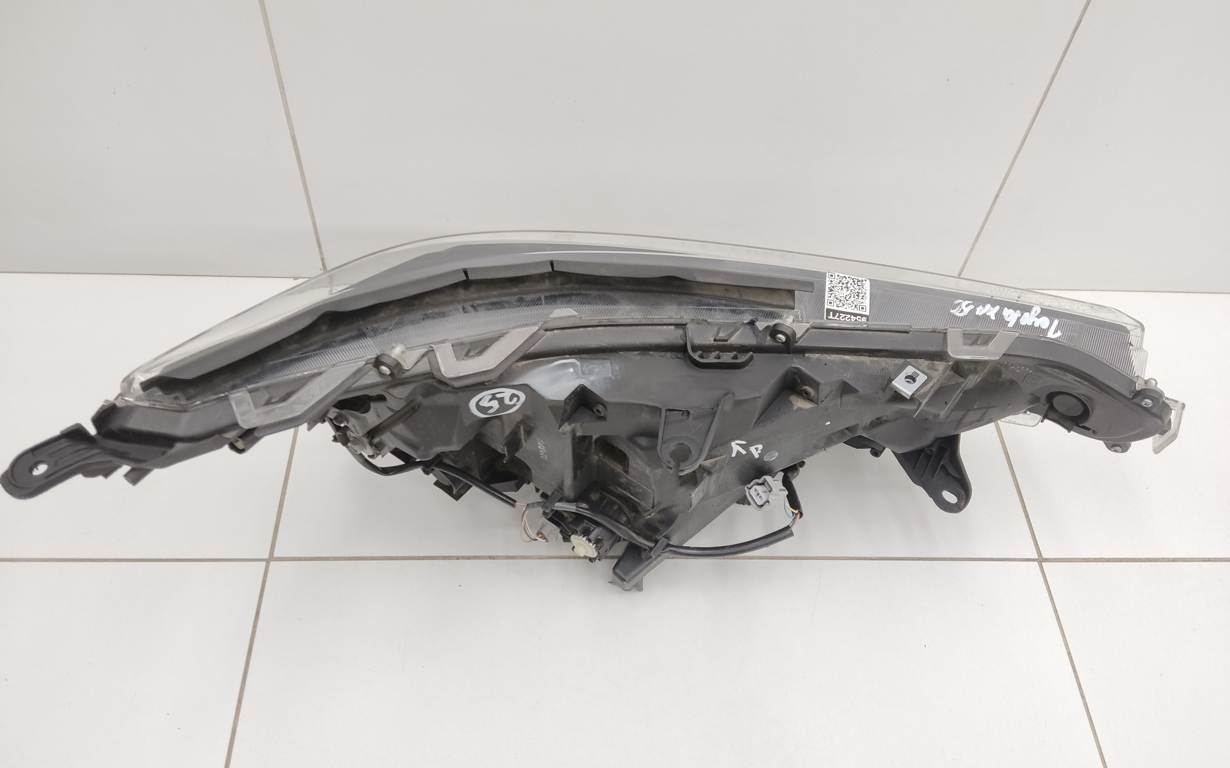 Фара передняя левая Toyota RAV4 XA50 LED