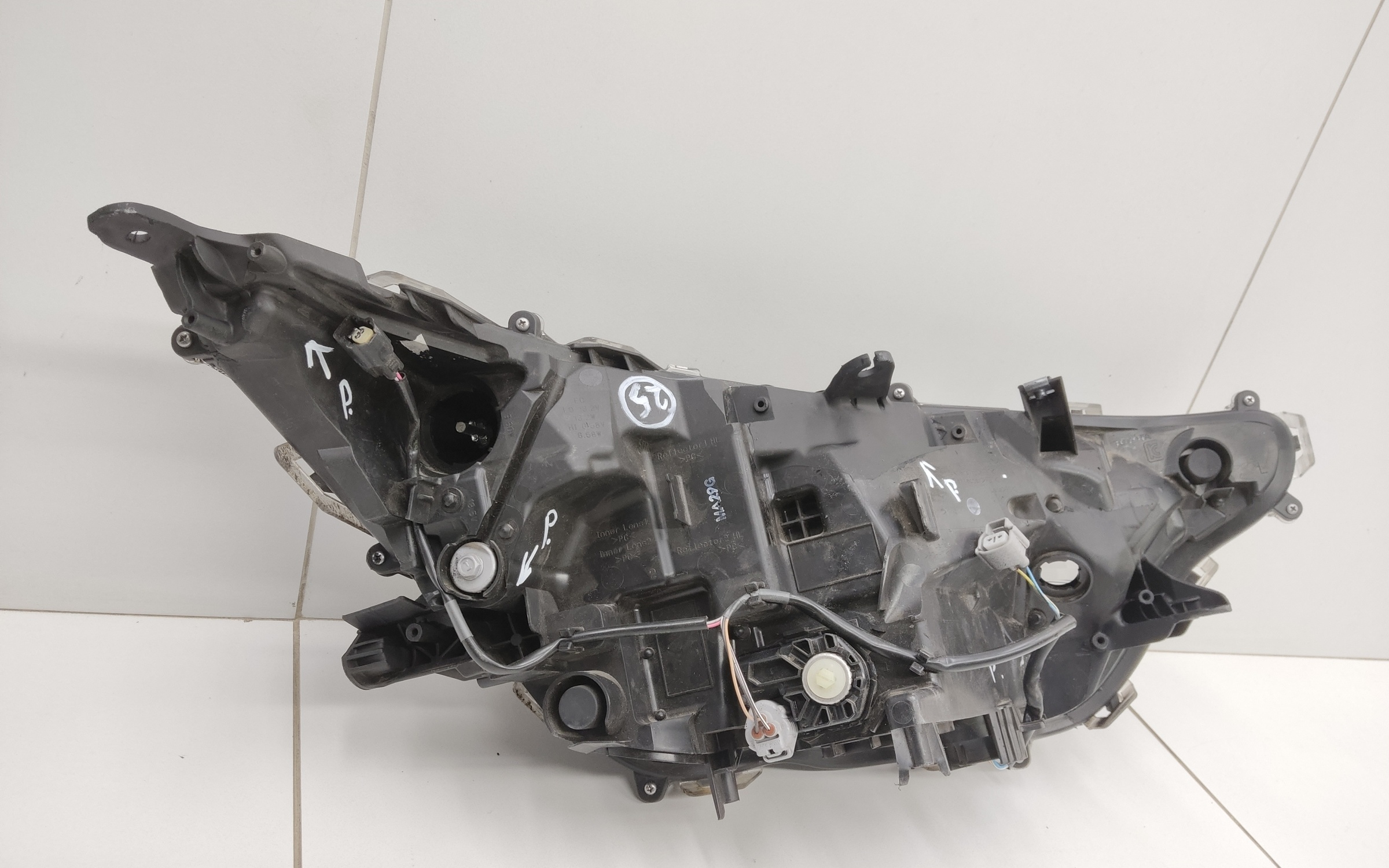 Фара передняя левая Toyota RAV4 XA50 LED