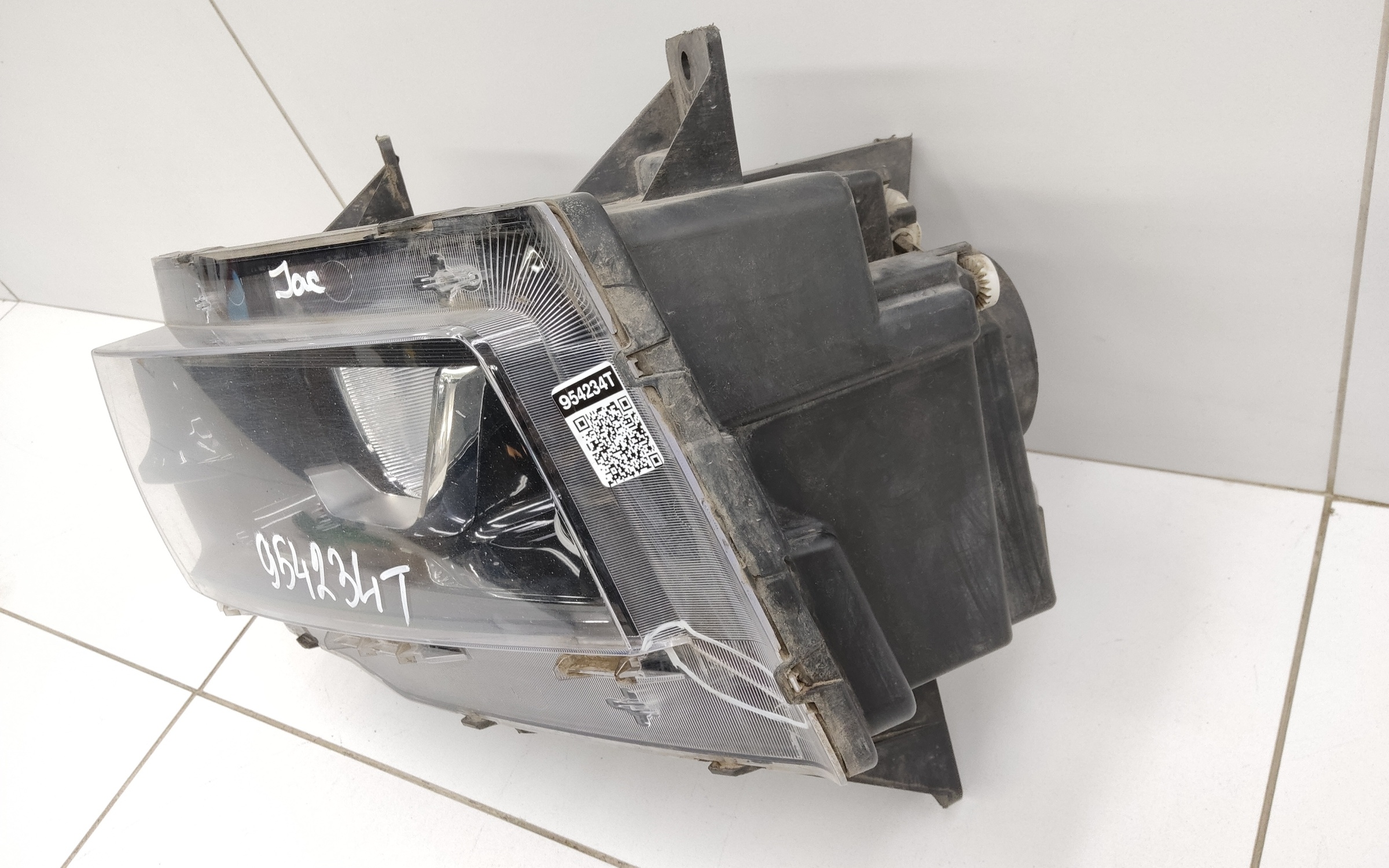 Фара передняя левая JAC JS6 галоген