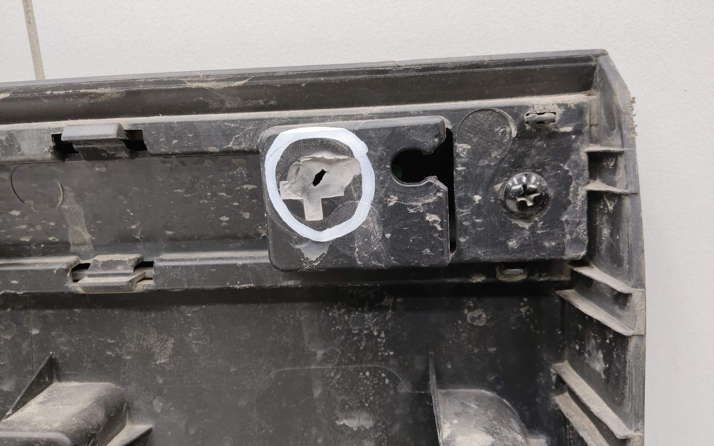 Накладка двери задней левой Chery Tiggo 9