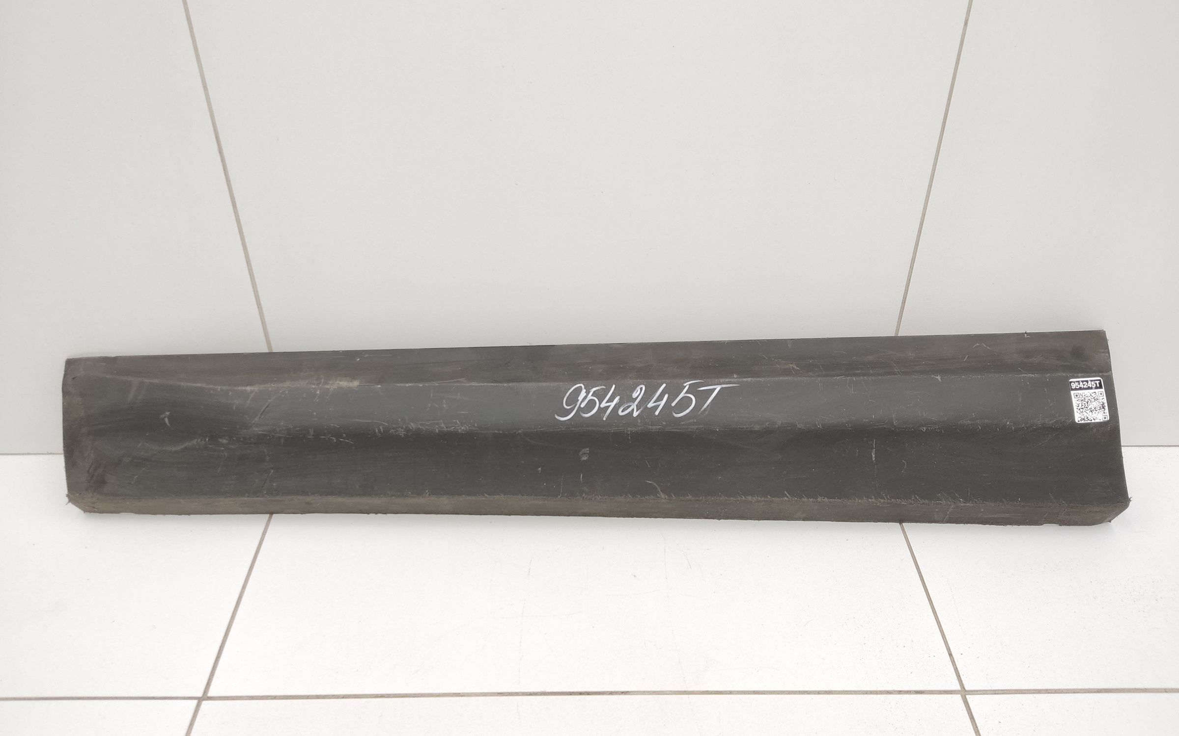 Накладка двери передней левой Skoda Kodiaq