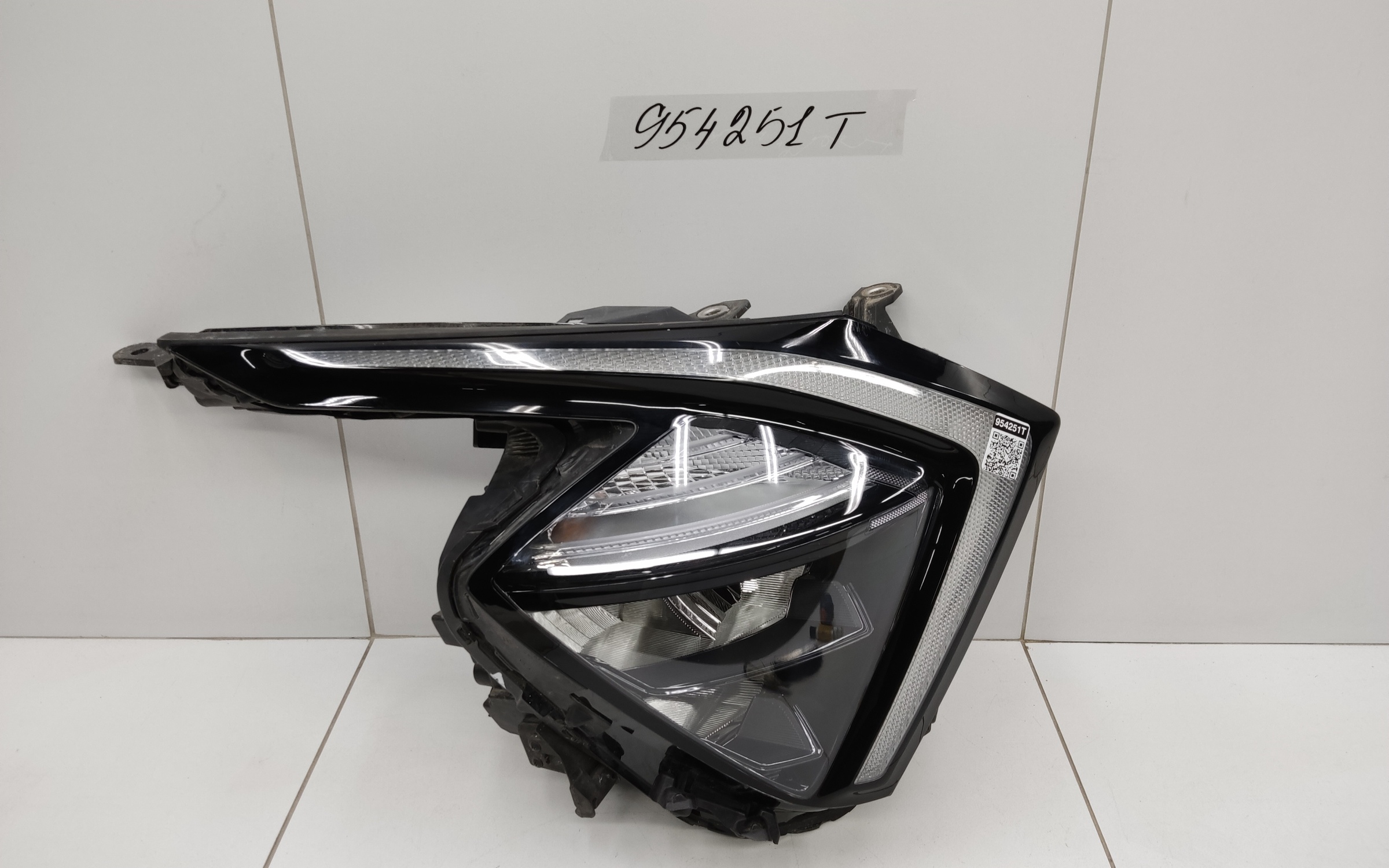 Фара передняя правая Kia Sportage 5 LED