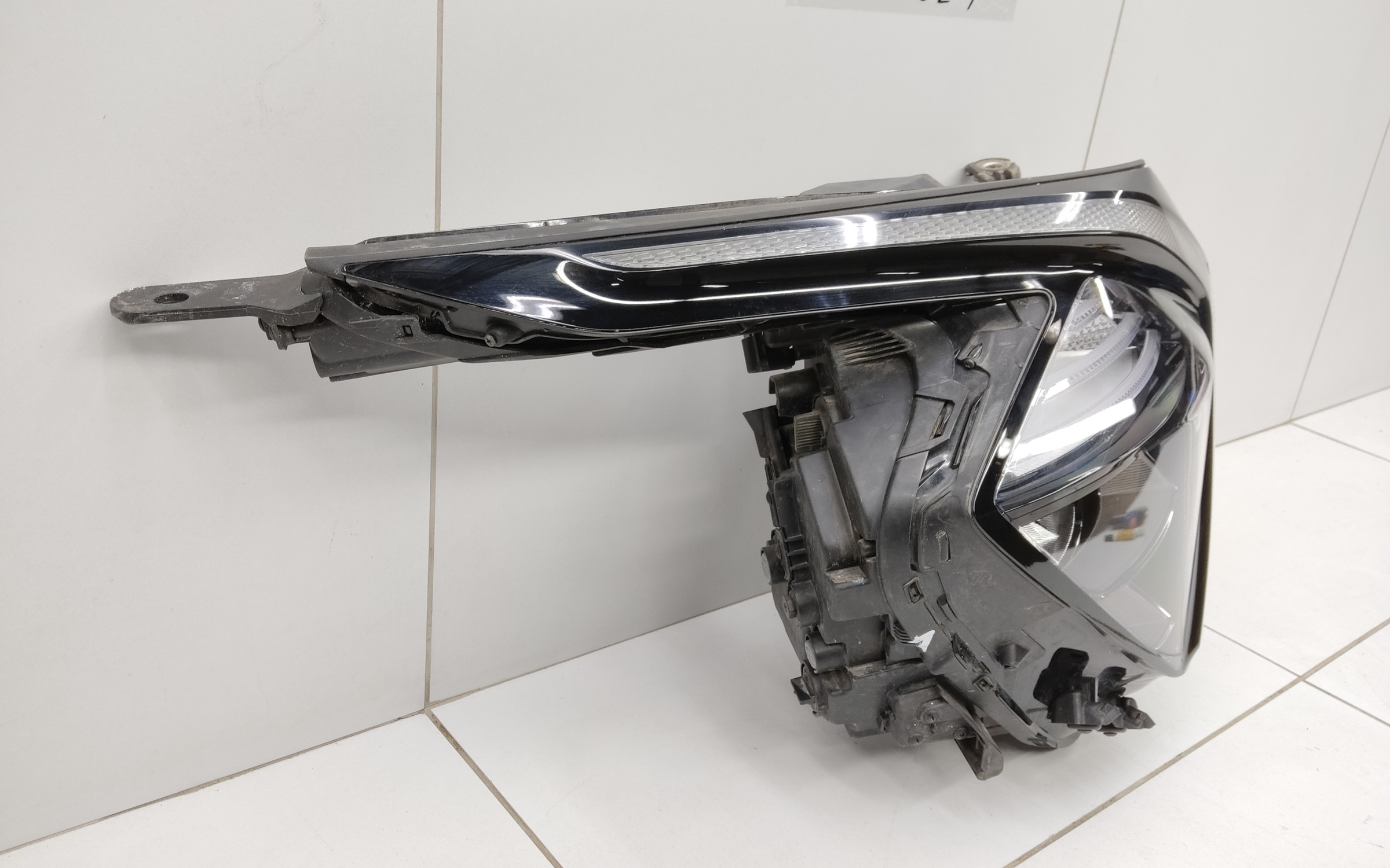 Фара передняя правая Kia Sportage 5 LED