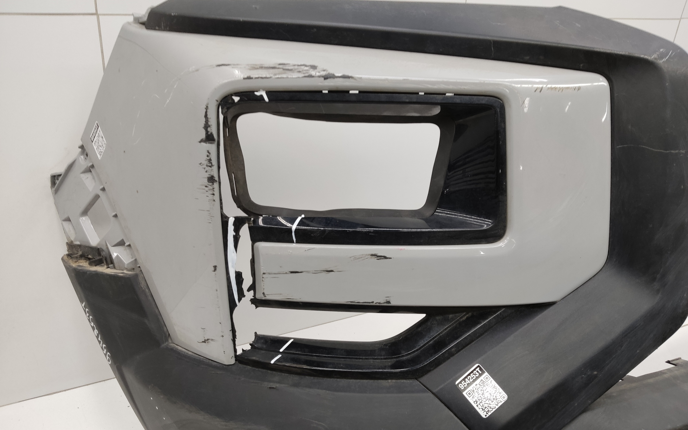 Бампер передний центральная часть Jac T9