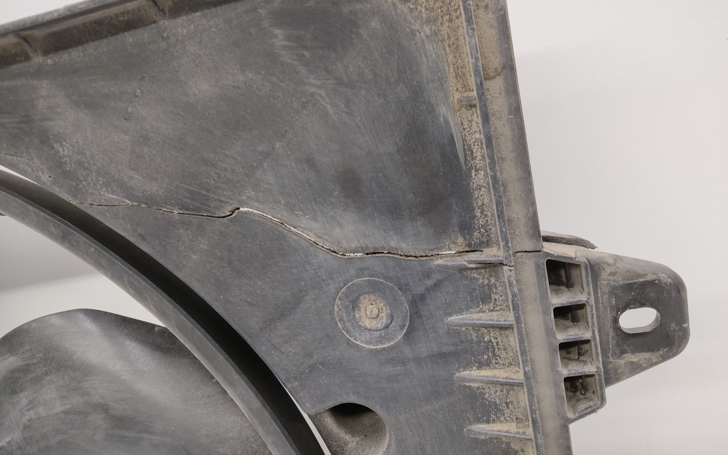 Диффузор вентилятора радиатора Chery Tiggo 8