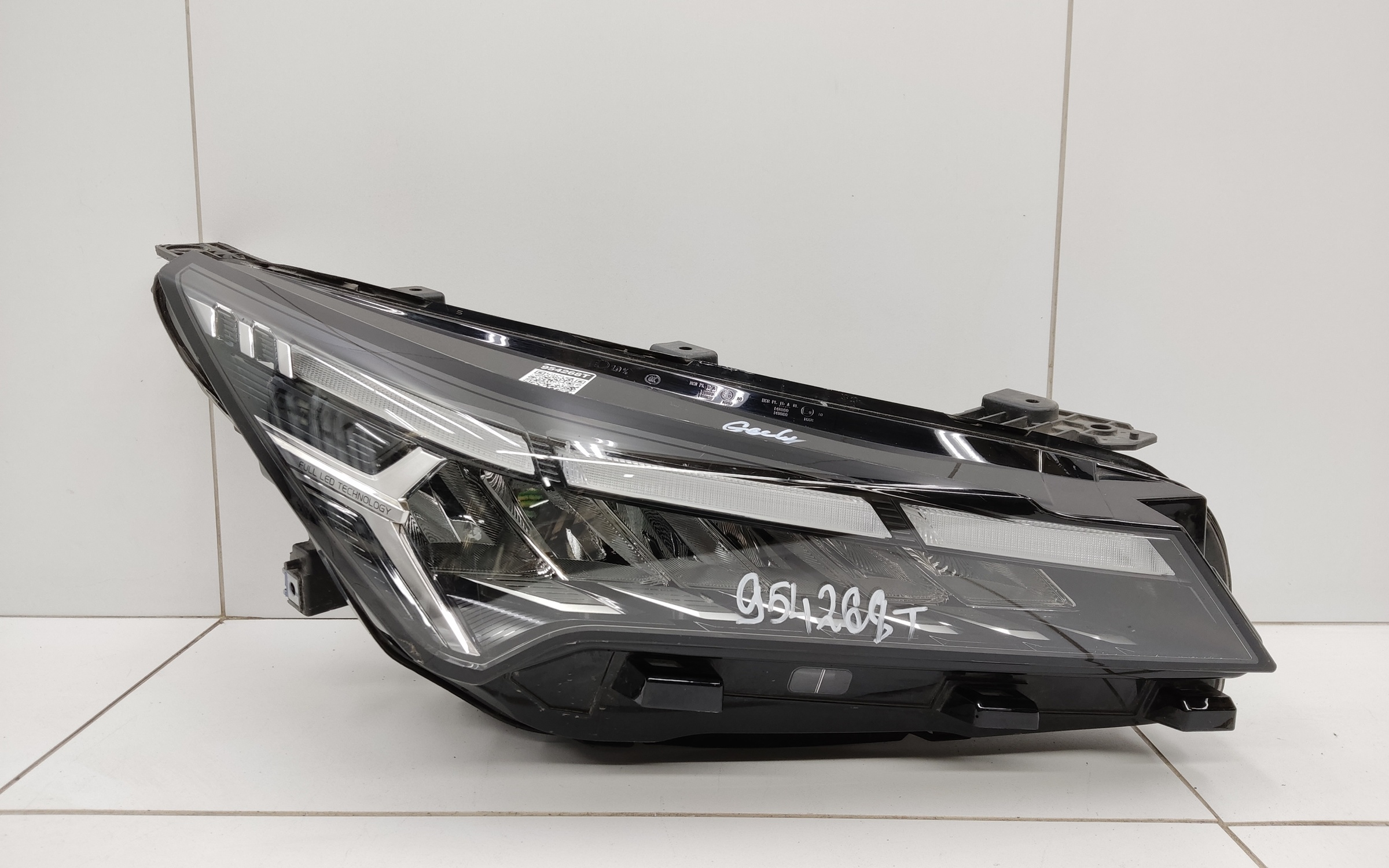 Фара передняя правая Geely Coolray Restail LED